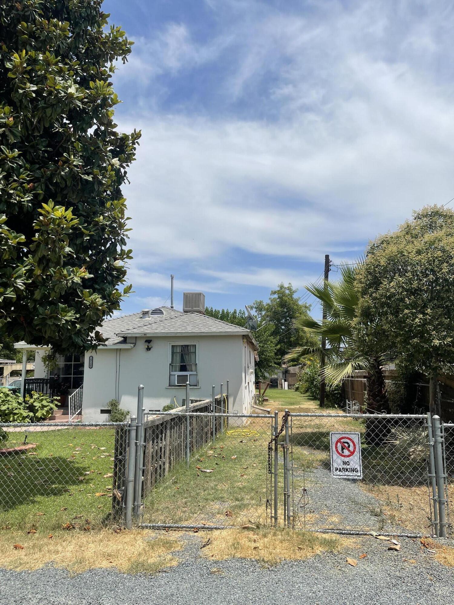 19522 Taylor Rd, Strathmore, CA 93267