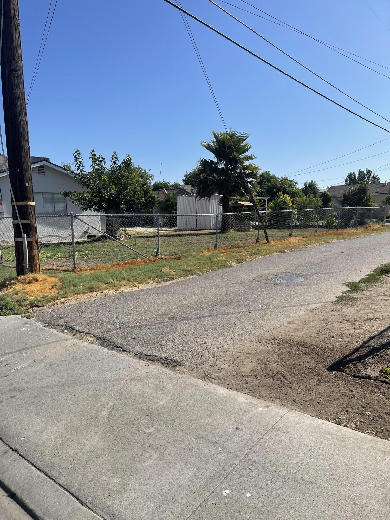 334 G St #X, Lemoore, CA 93245