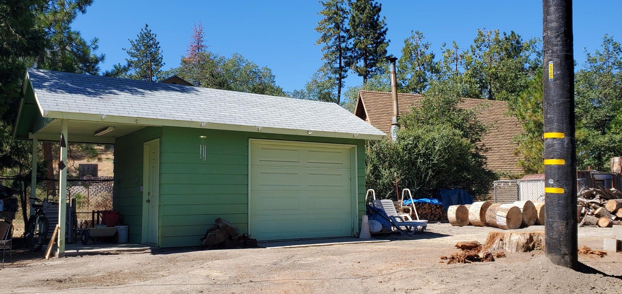 301 Capinero Dr, California Hot Springs, CA 93207