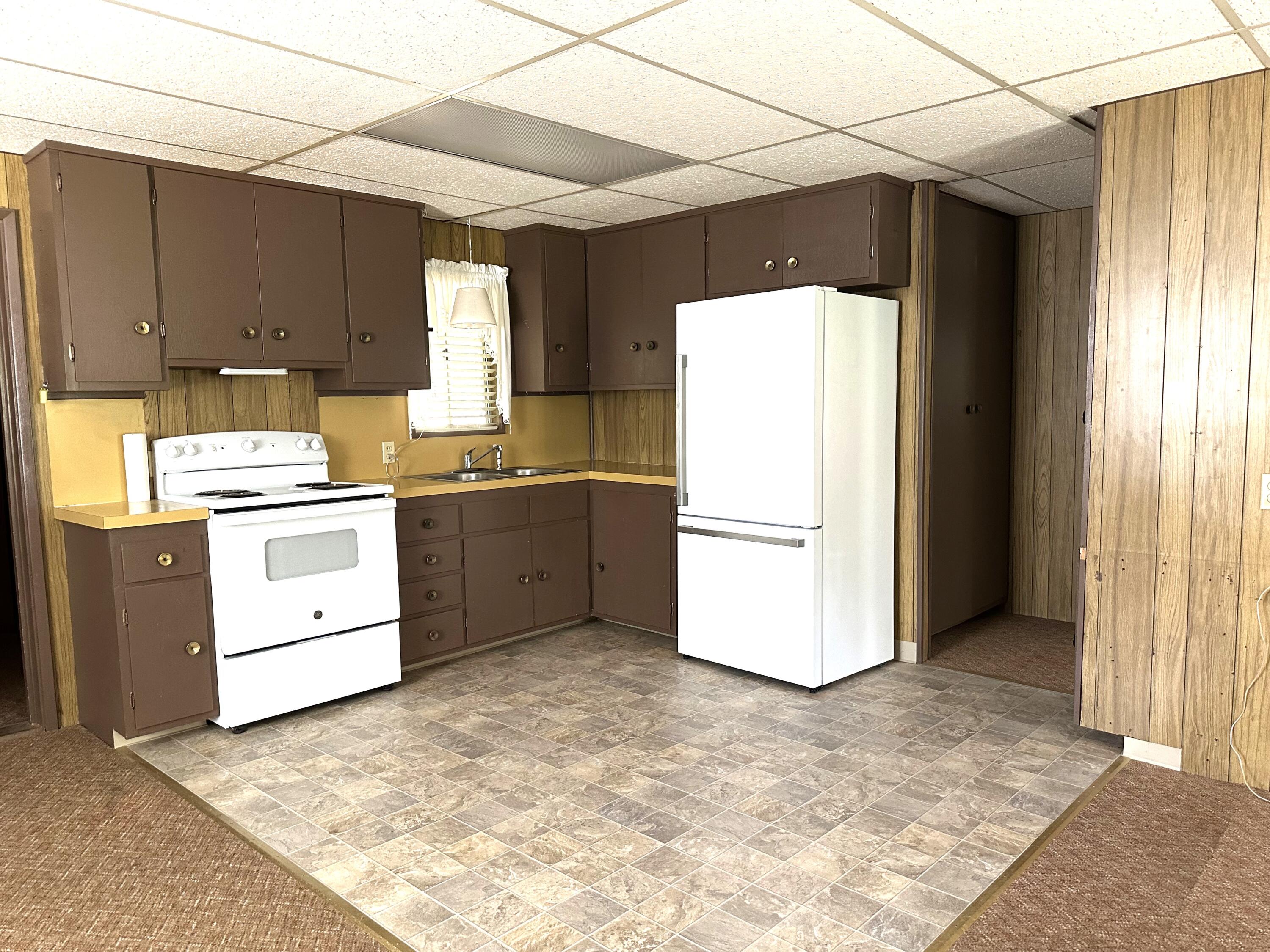 301 Capinero Dr, California Hot Springs, CA 93207