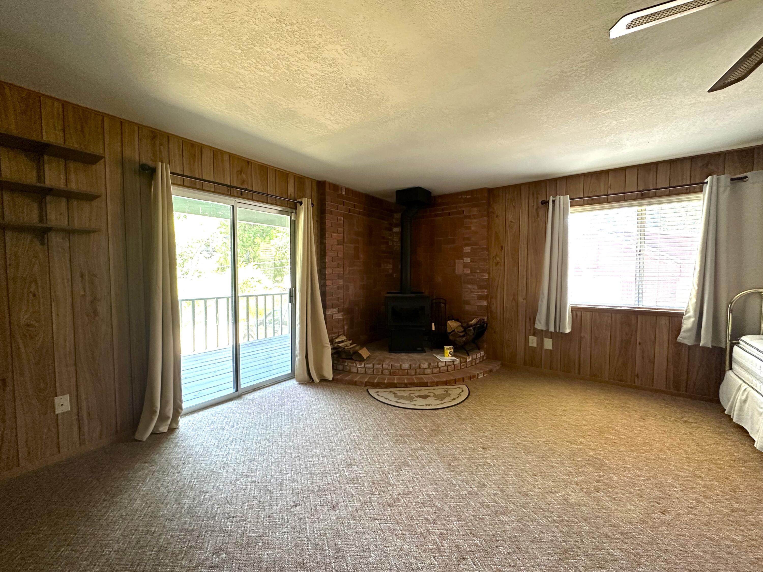 301 Capinero Dr, California Hot Springs, CA 93207