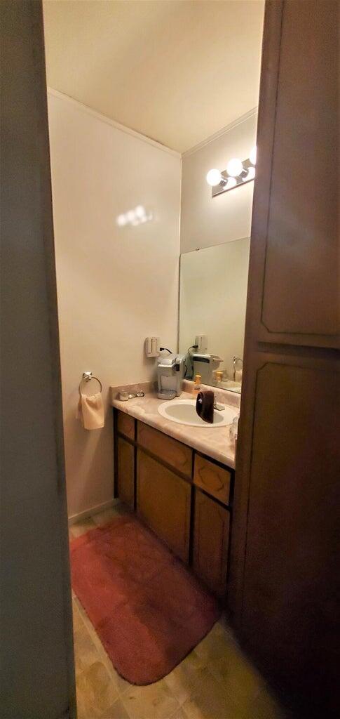 301 Capinero Dr, California Hot Springs, CA 93207