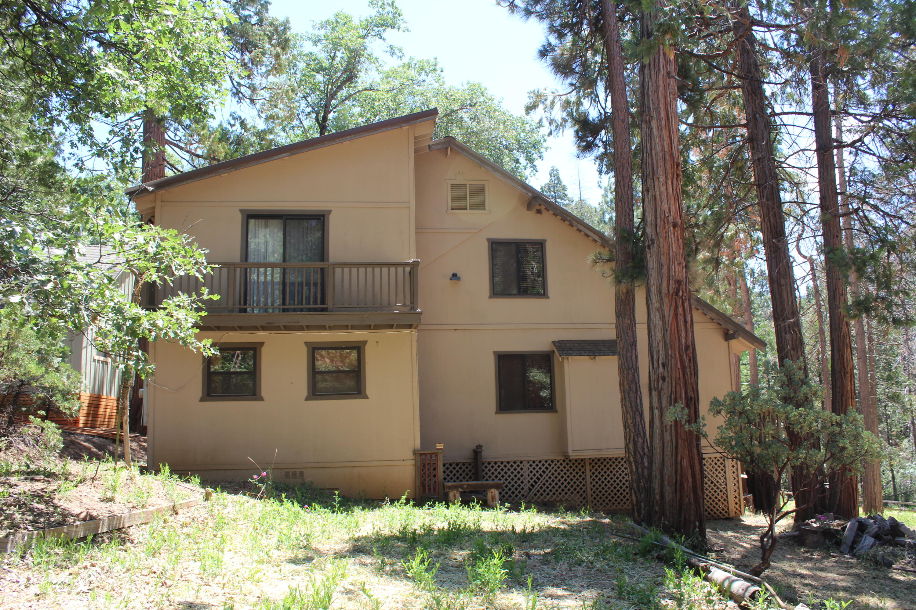 601 Linder Dr, Camp Nelson, CA 93265