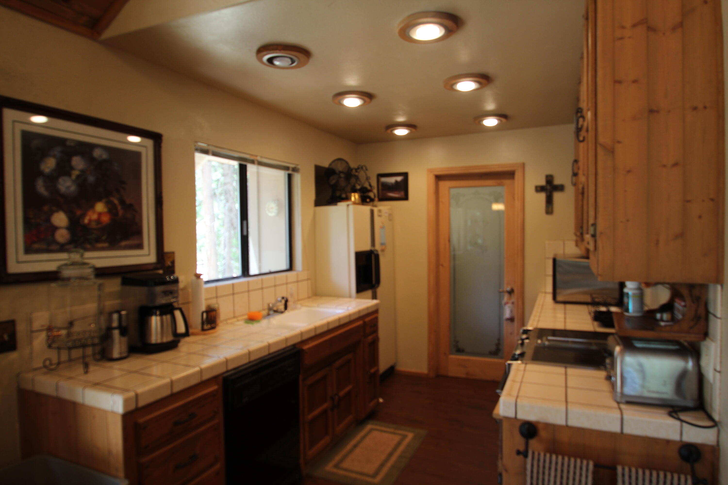 601 Linder Dr, Camp Nelson, CA 93265