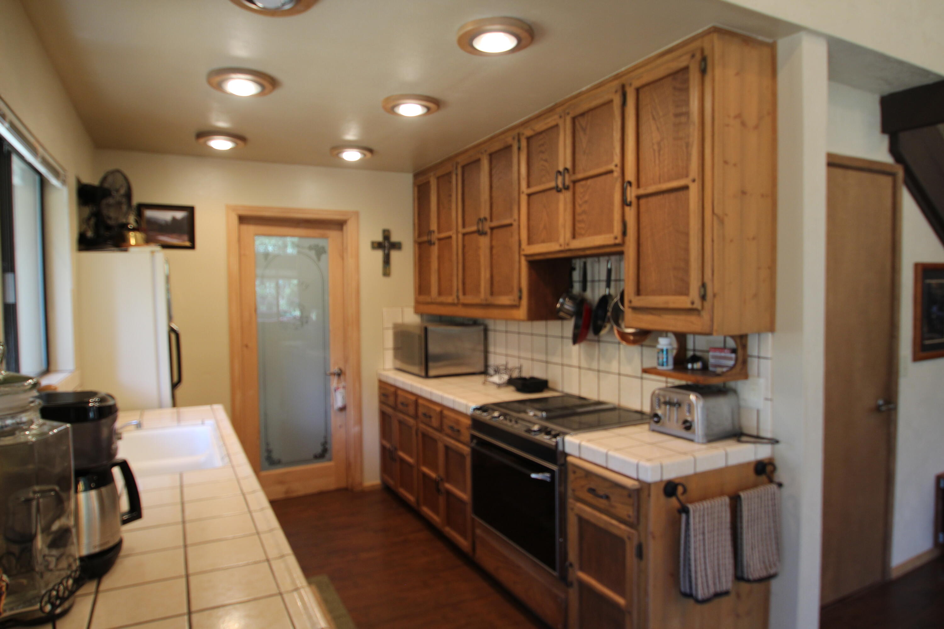 601 Linder Dr, Camp Nelson, CA 93265