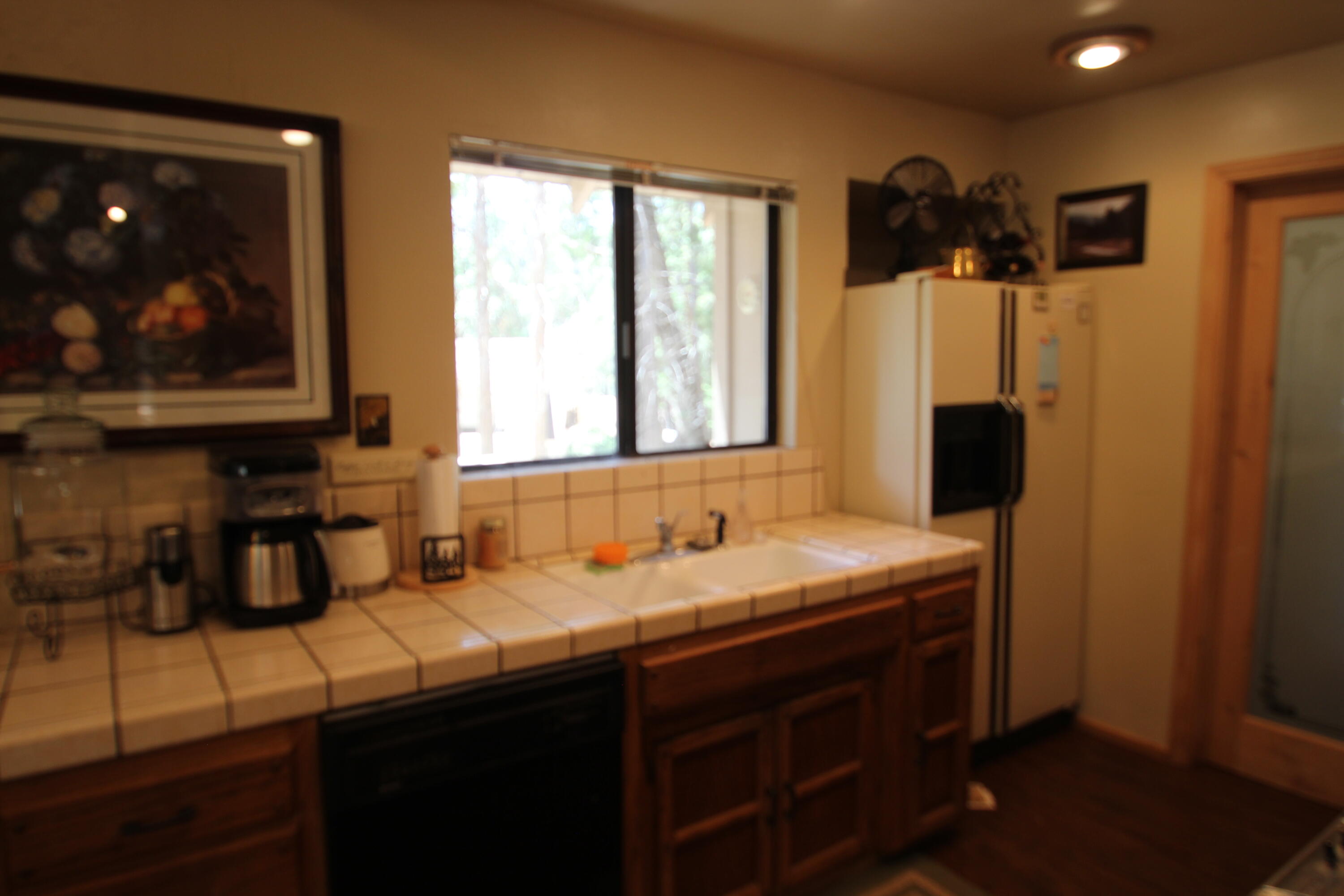 601 Linder Dr, Camp Nelson, CA 93265