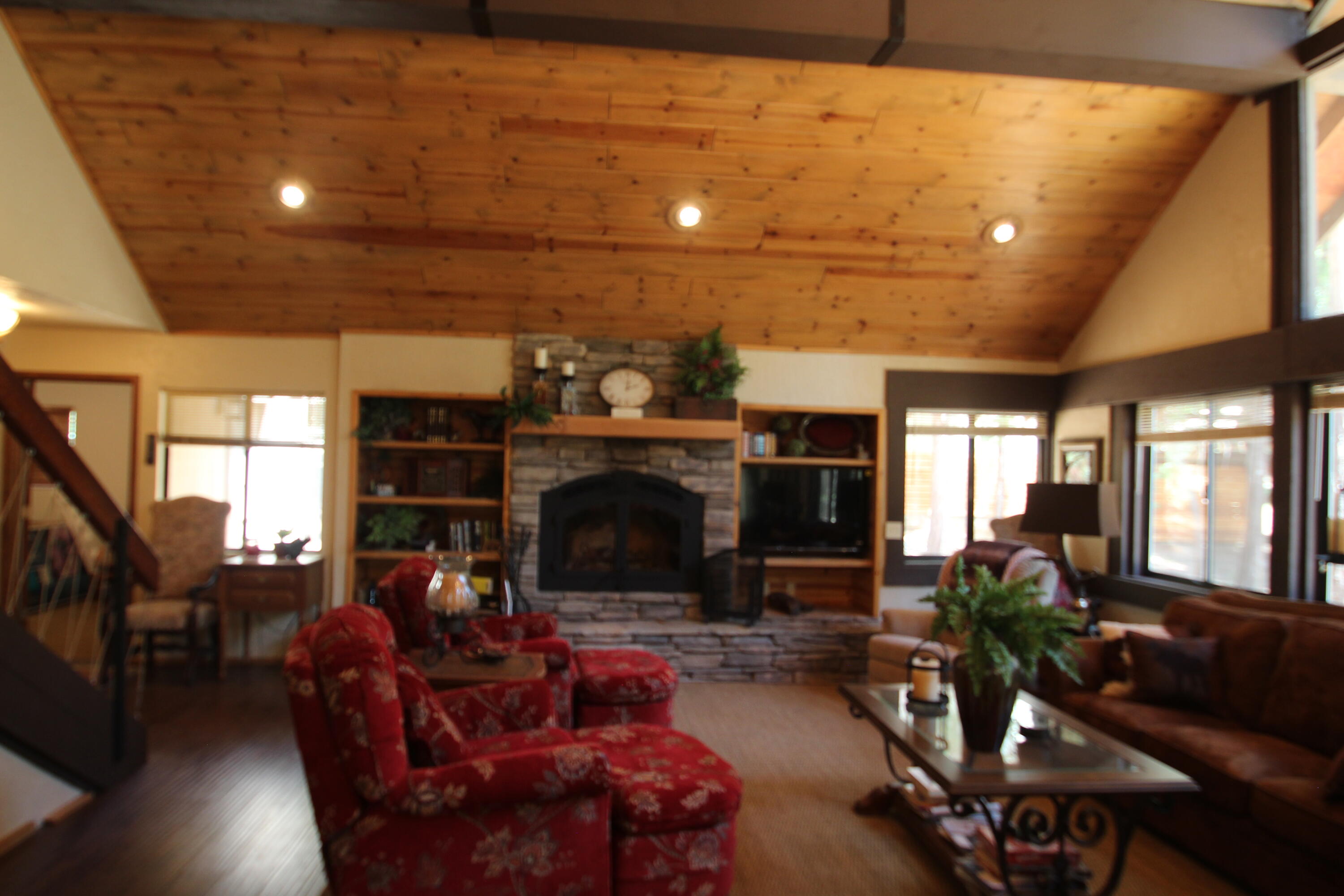 601 Linder Dr, Camp Nelson, CA 93265