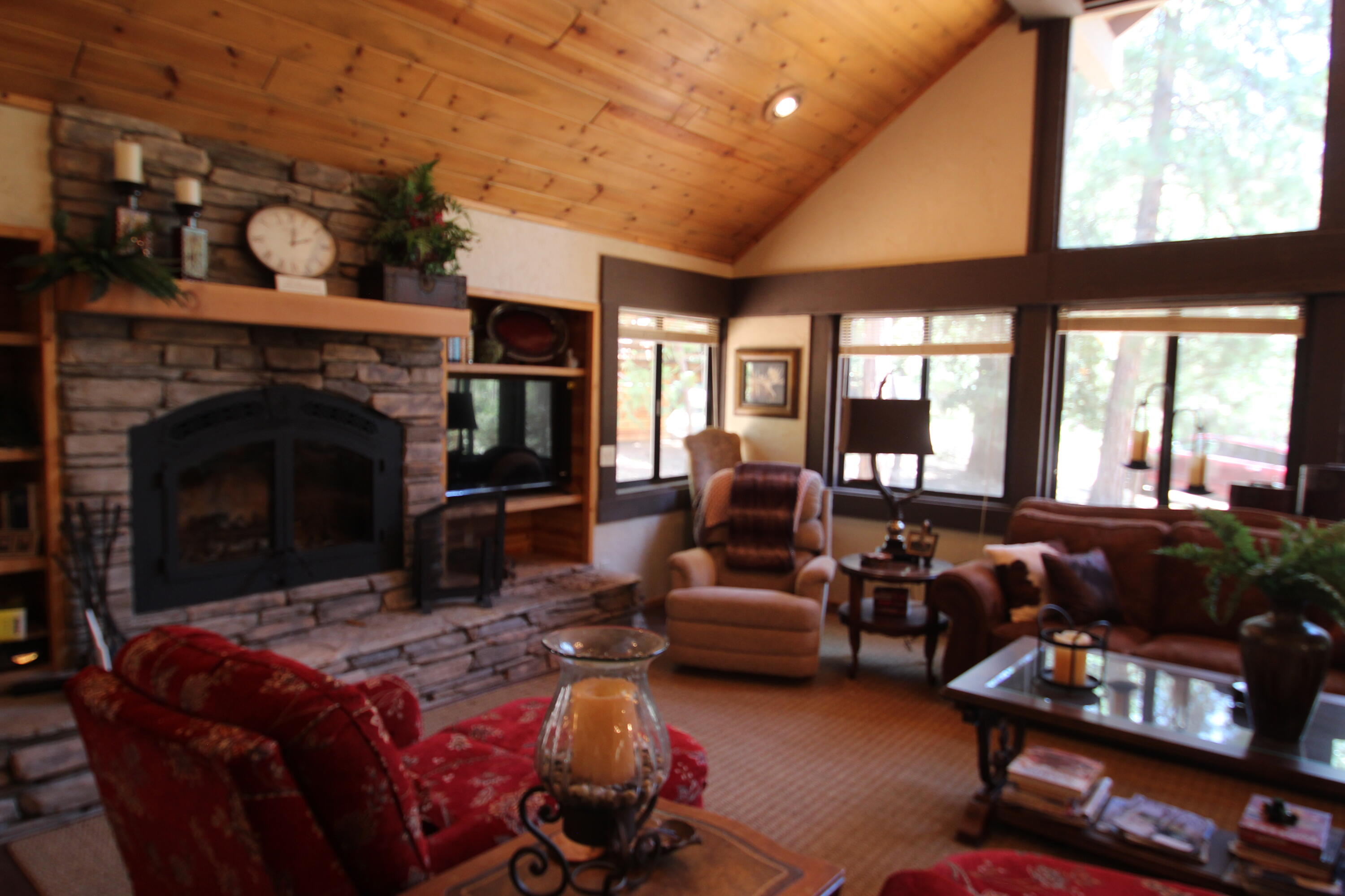 601 Linder Dr, Camp Nelson, CA 93265