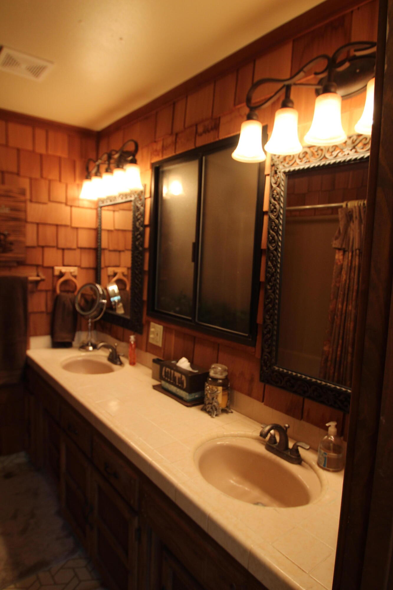 601 Linder Dr, Camp Nelson, CA 93265