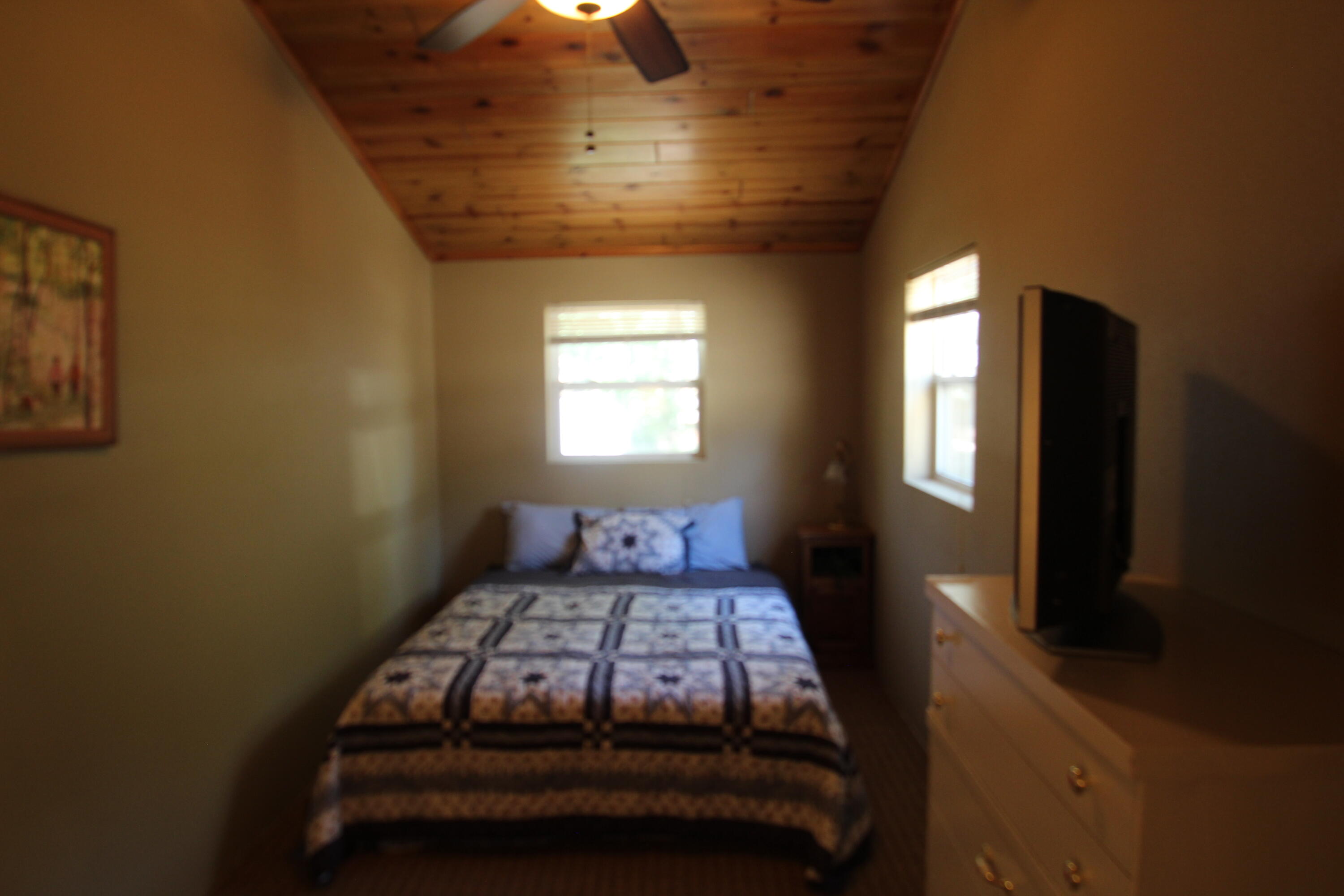 601 Linder Dr, Camp Nelson, CA 93265