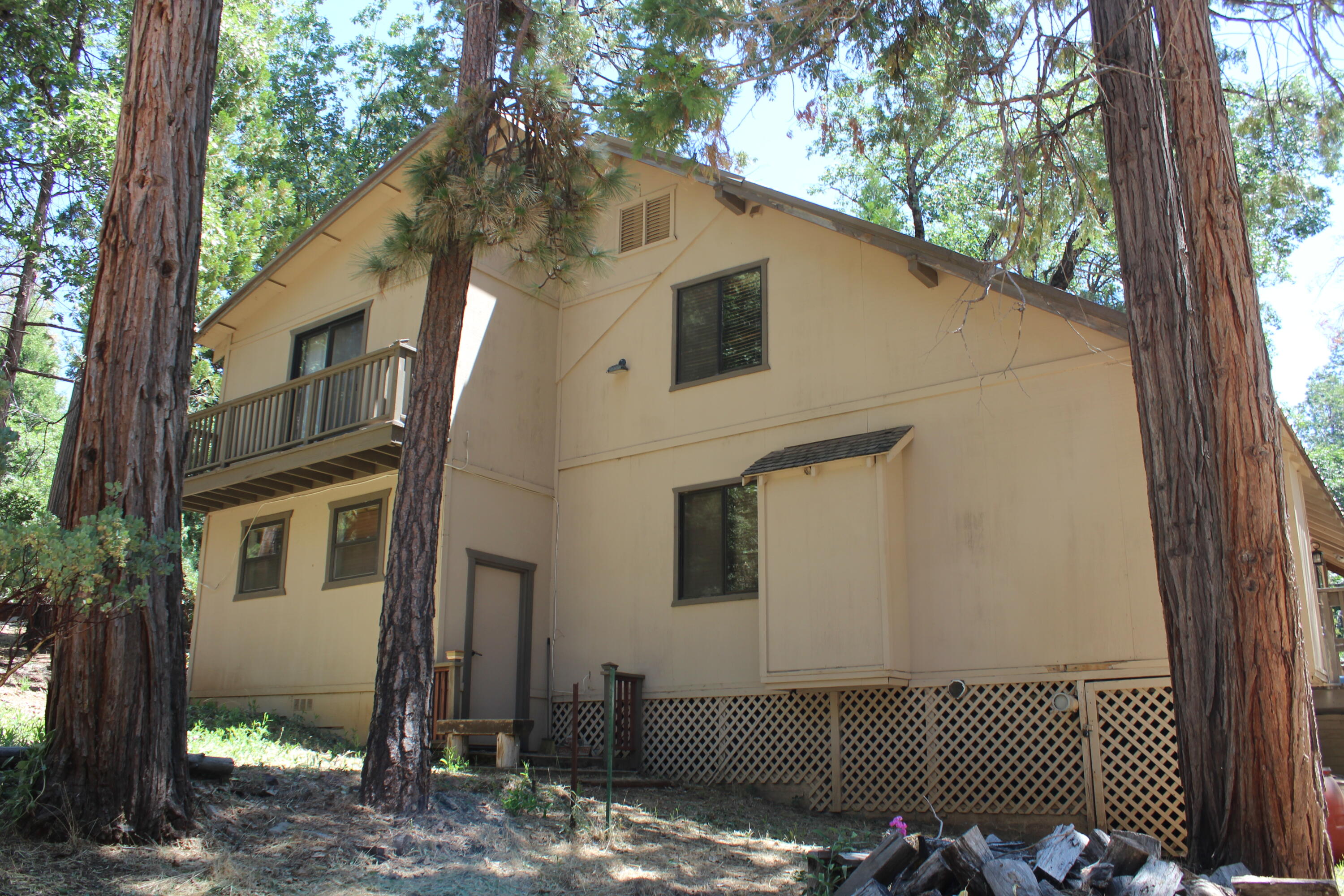 601 Linder Dr, Camp Nelson, CA 93265