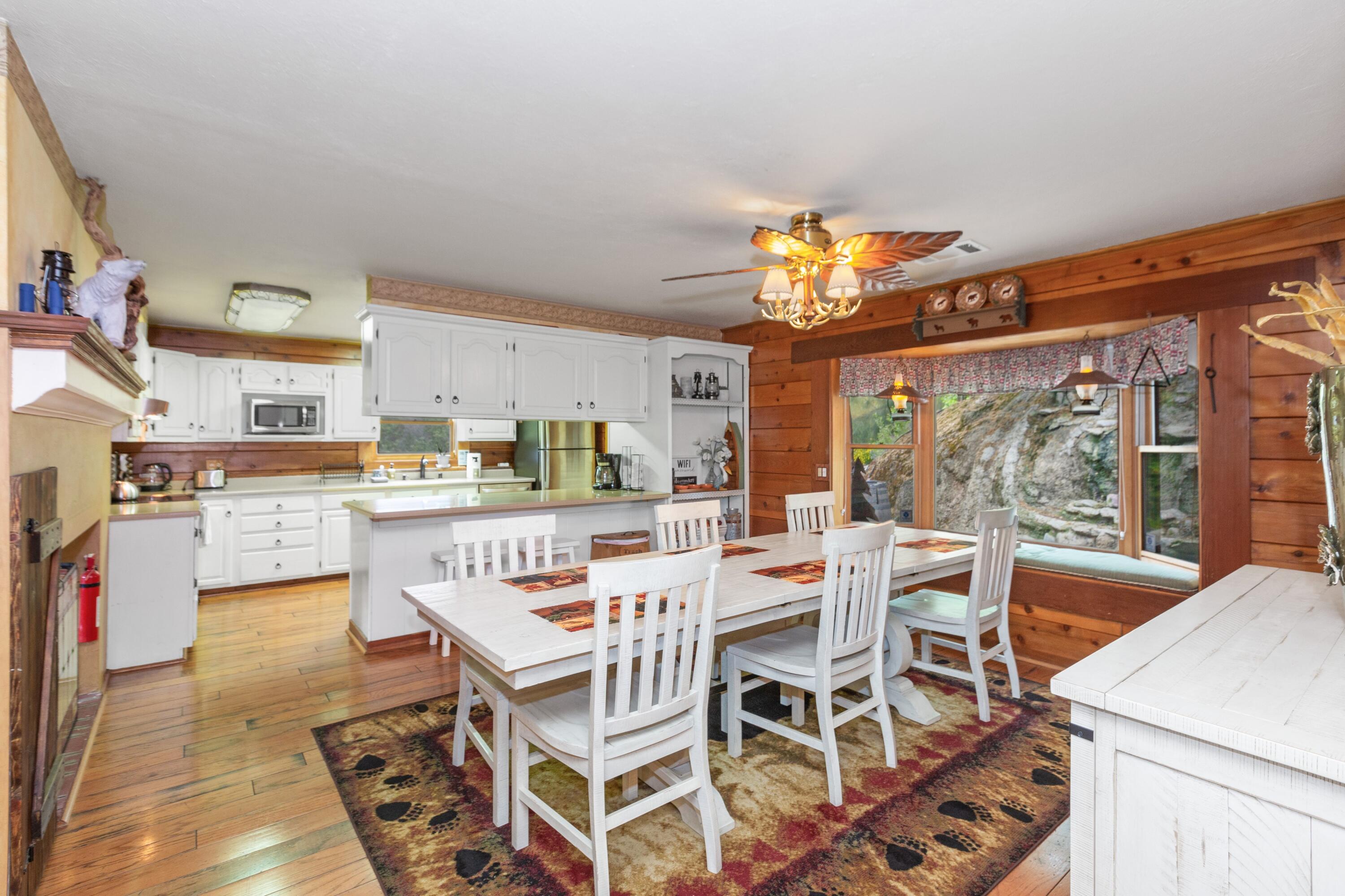 42182 Mynatt Dr Dr, Three Rivers, CA 93271