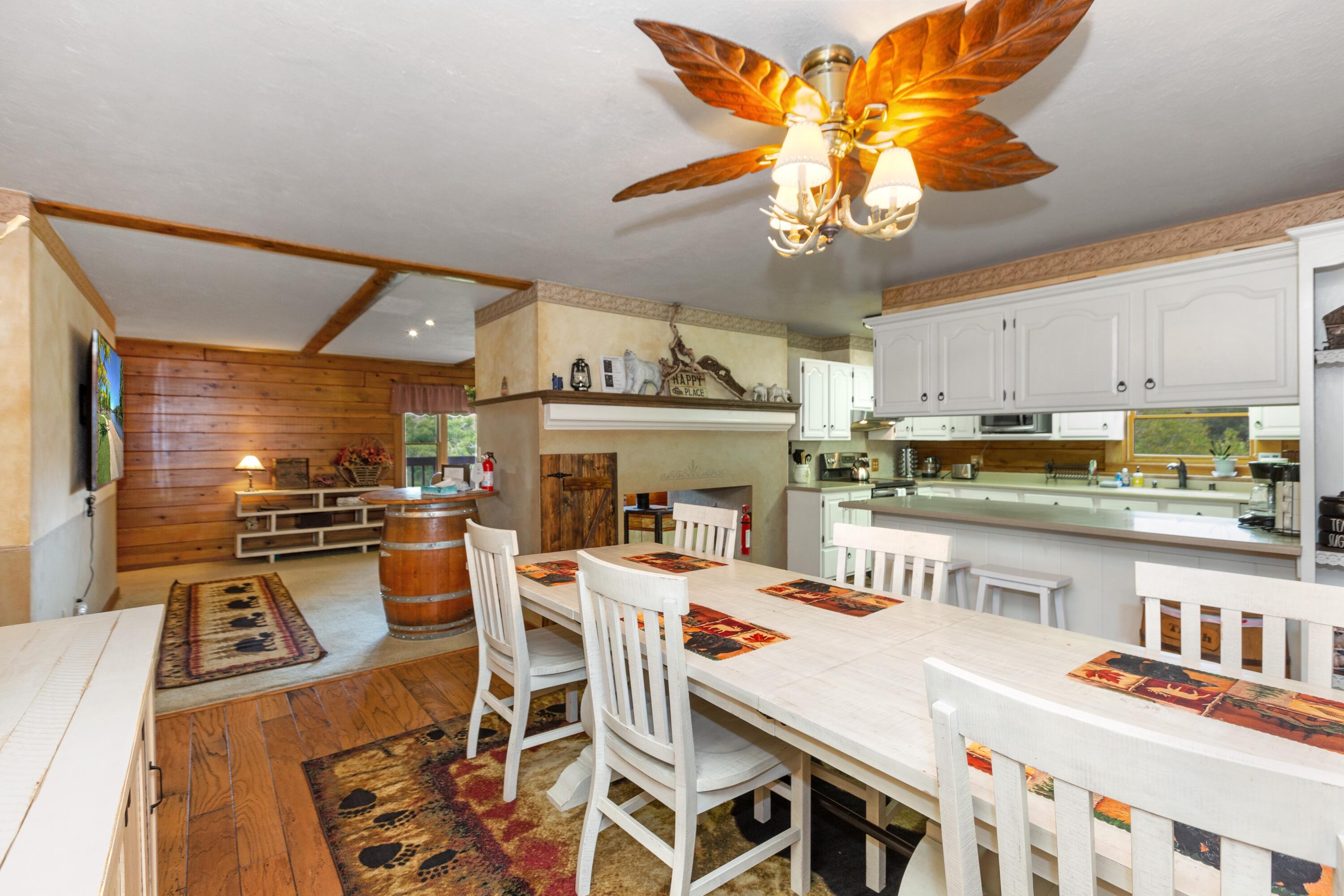 42182 Mynatt Dr Dr, Three Rivers, CA 93271