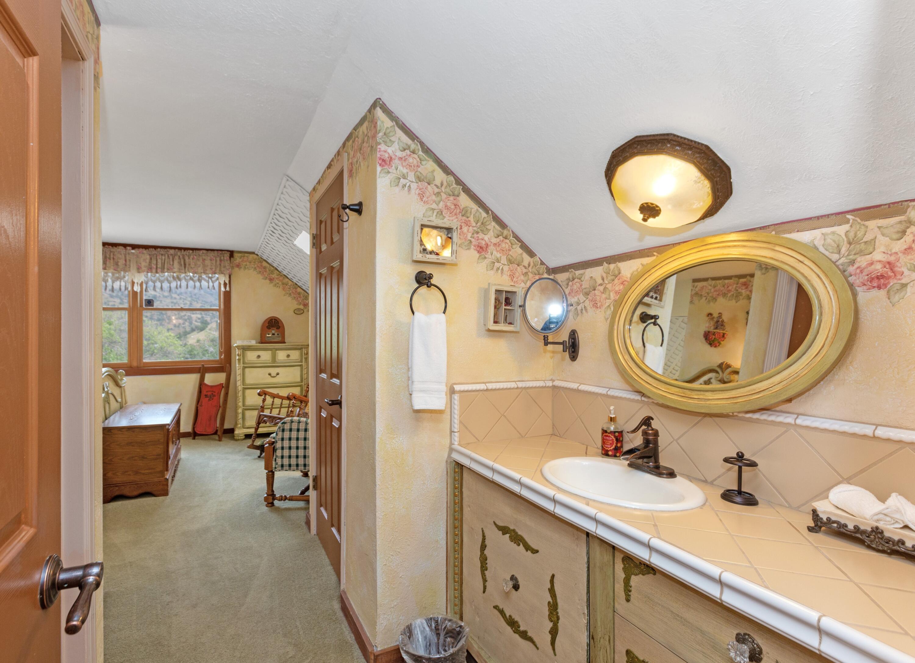 42182 Mynatt Dr Dr, Three Rivers, CA 93271