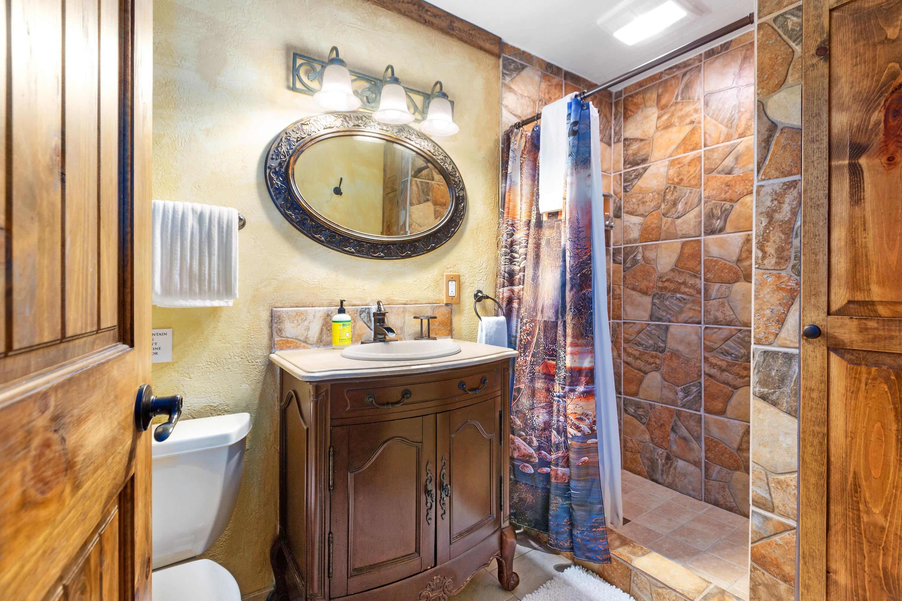 42182 Mynatt Dr Dr, Three Rivers, CA 93271