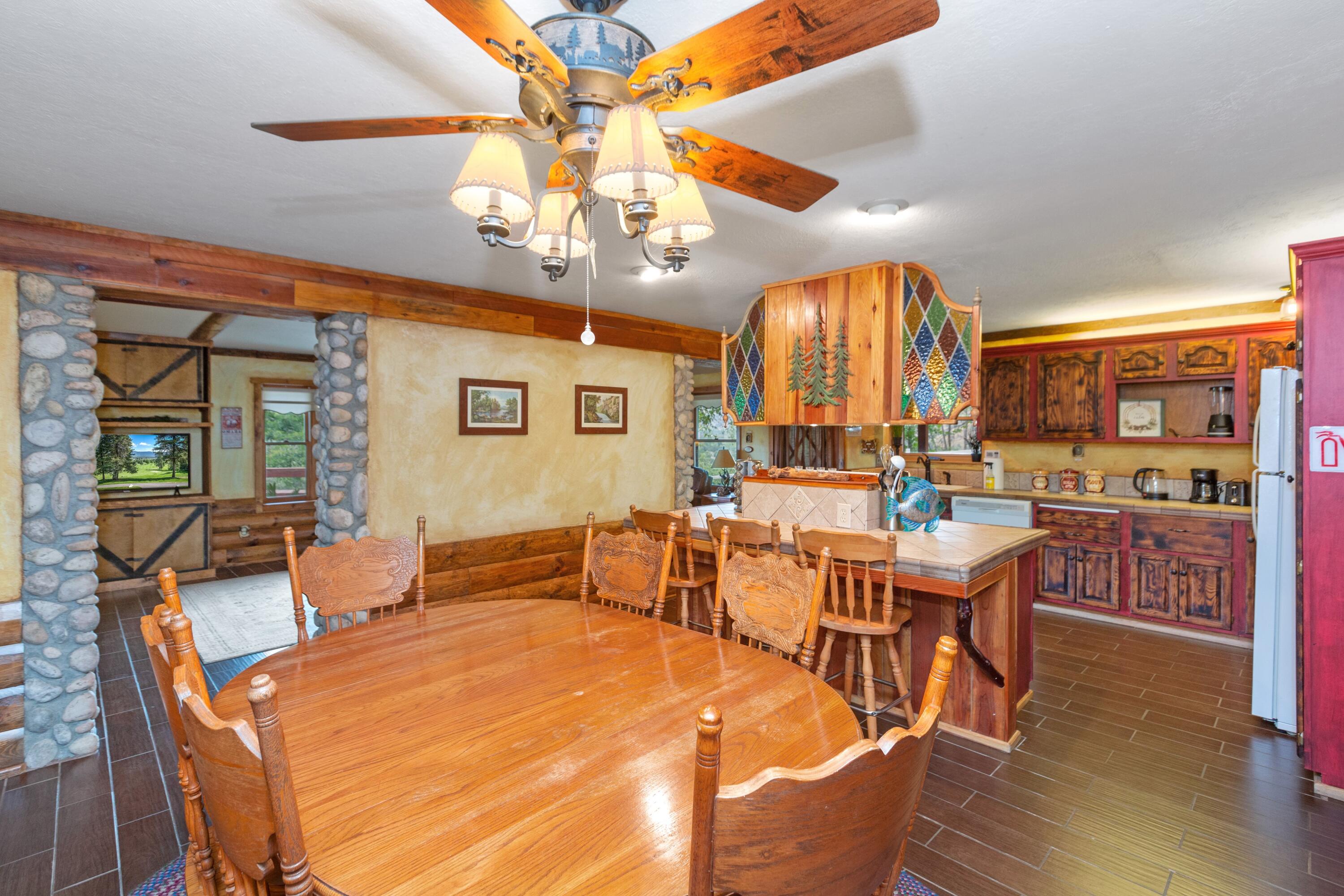 42182 Mynatt Dr Dr, Three Rivers, CA 93271