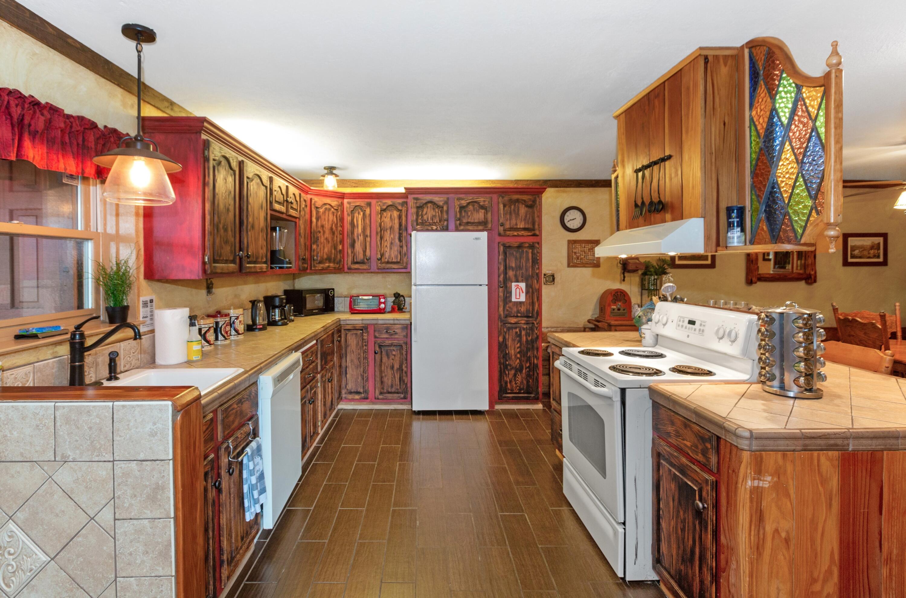 42182 Mynatt Dr Dr, Three Rivers, CA 93271