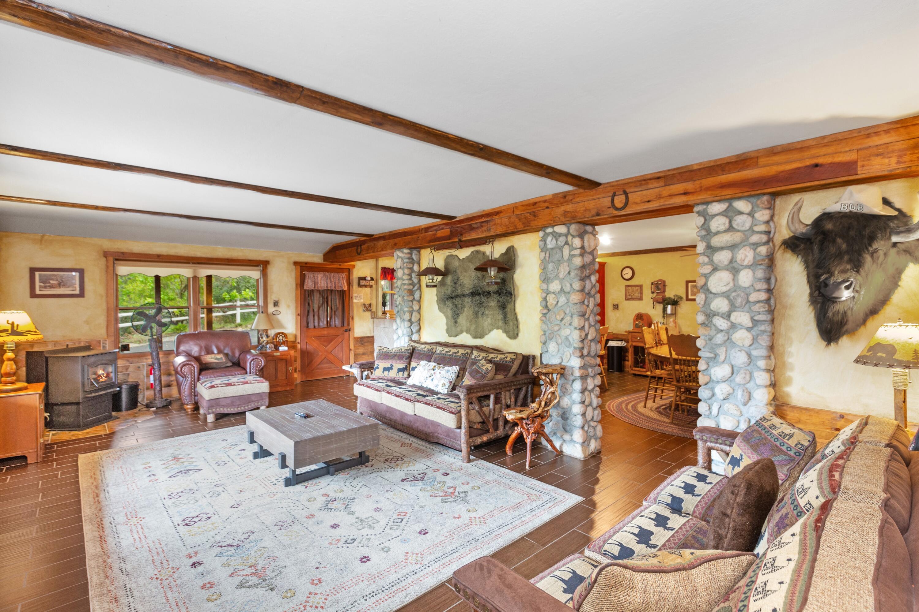 42182 Mynatt Dr Dr, Three Rivers, CA 93271