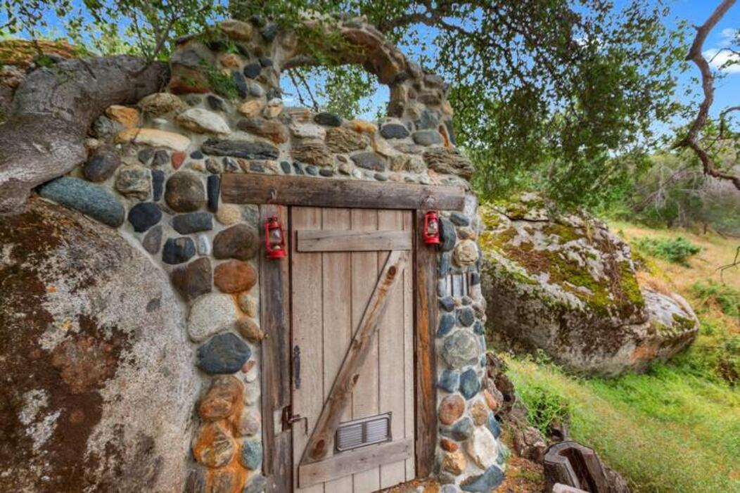 42182 Mynatt Dr Dr, Three Rivers, CA 93271