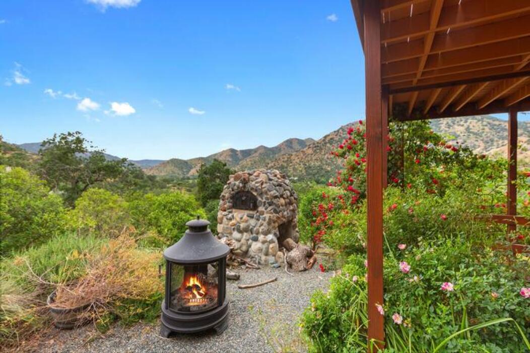 42182 Mynatt Dr Dr, Three Rivers, CA 93271