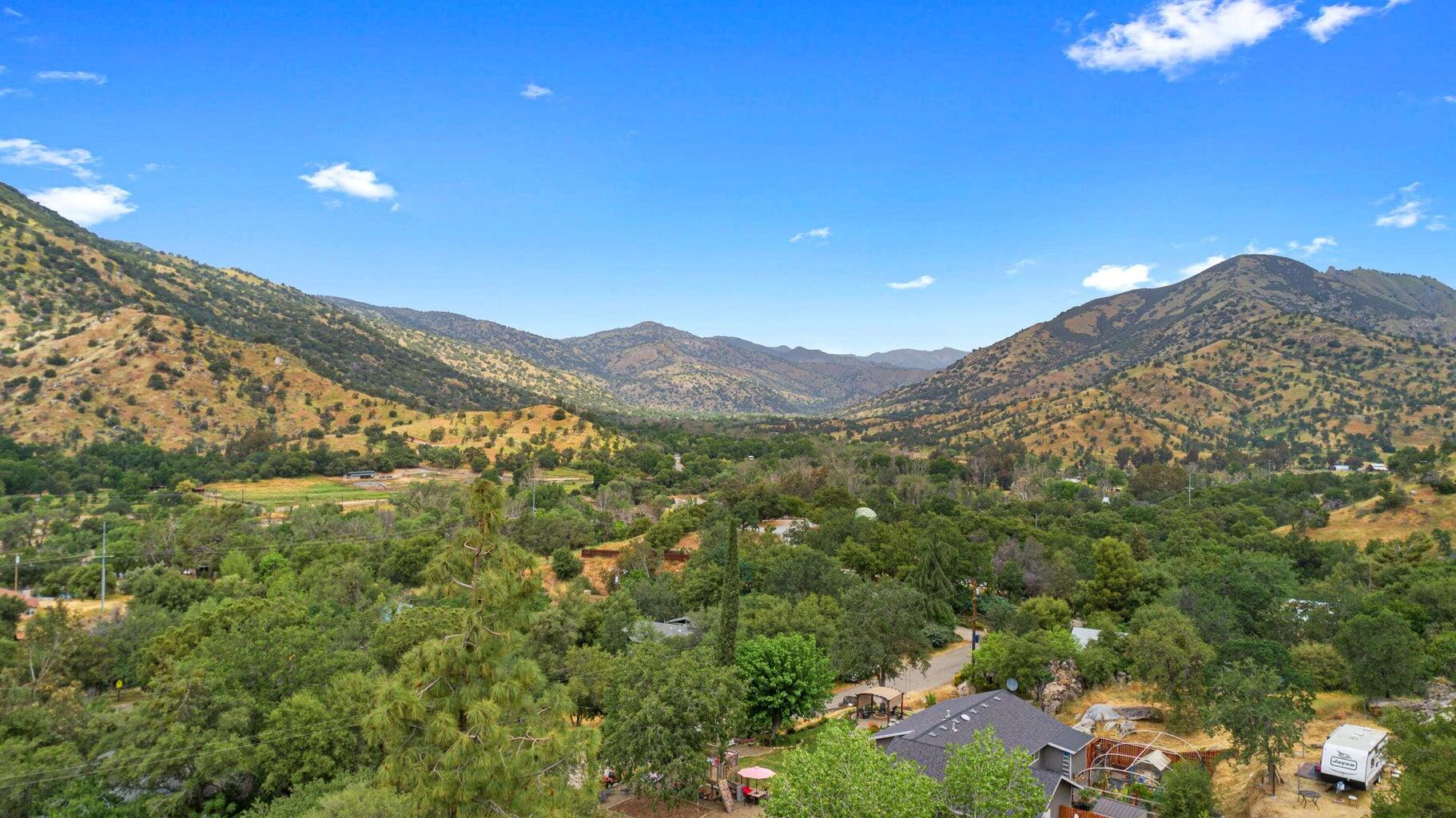 42182 Mynatt Dr Dr, Three Rivers, CA 93271