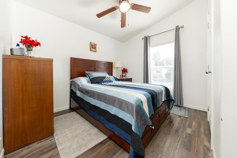 2400 W Midvalley Ave #R6, Visalia, CA 93277