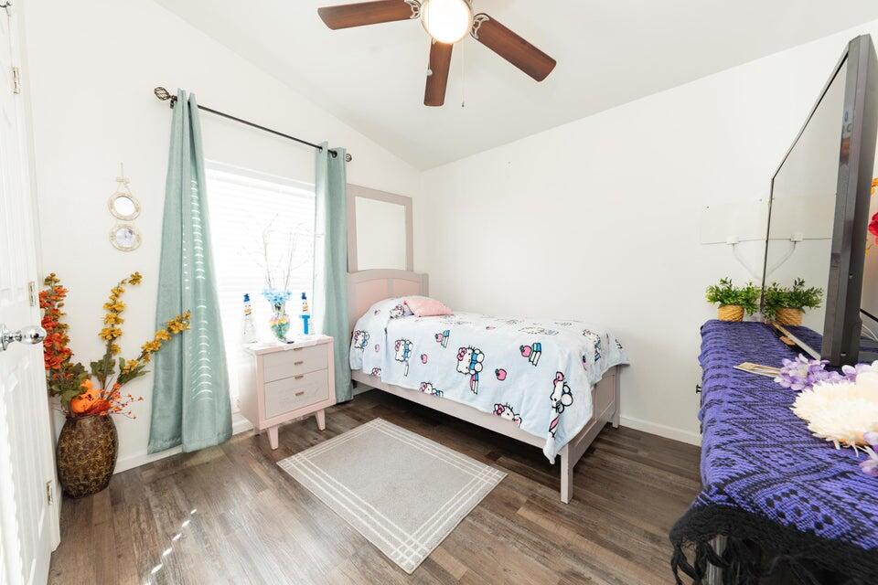 2400 W Midvalley Ave #R6, Visalia, CA 93277