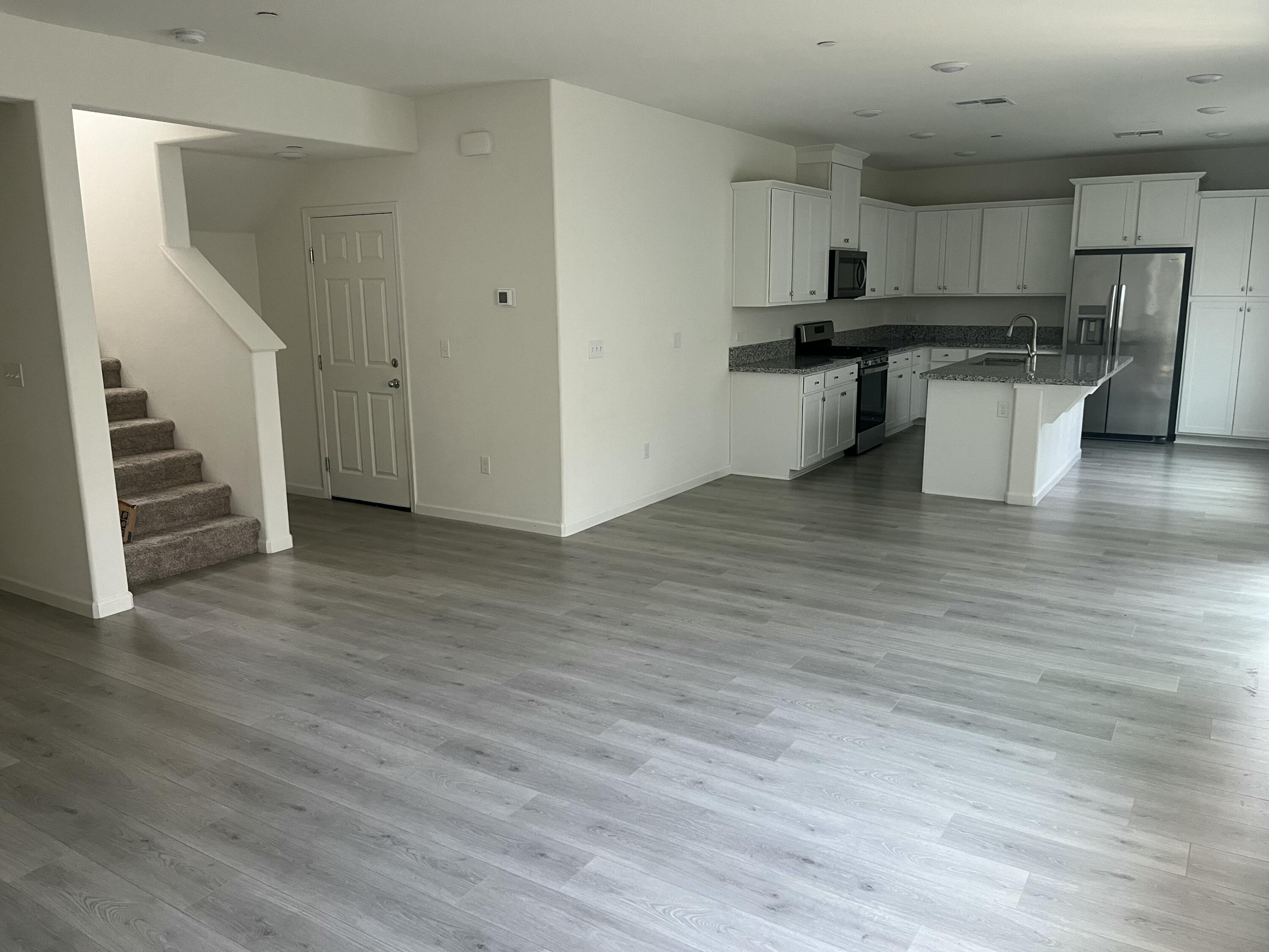 2227 S Crumal St, Visalia, CA 93292