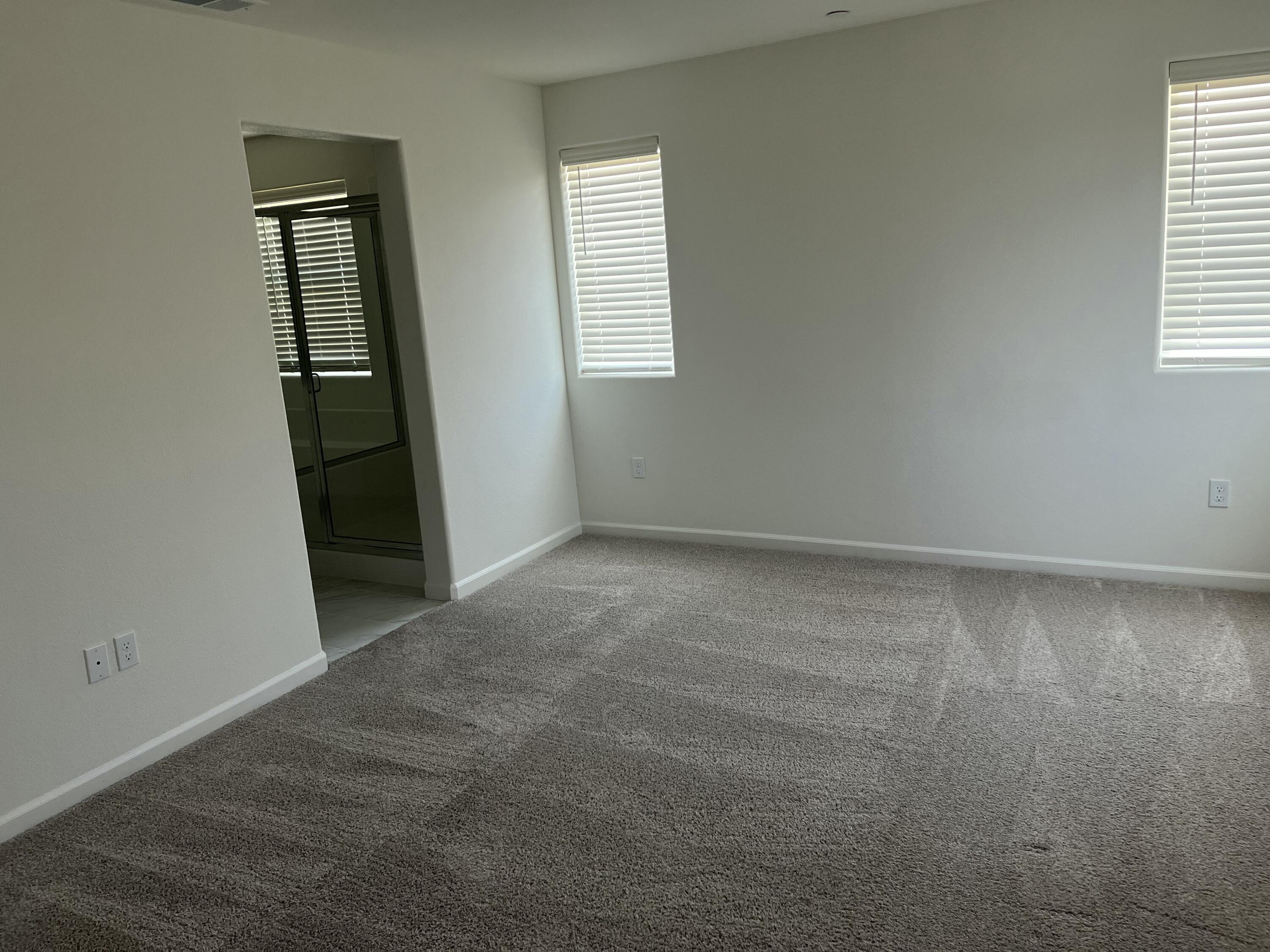 2227 S Crumal St, Visalia, CA 93292