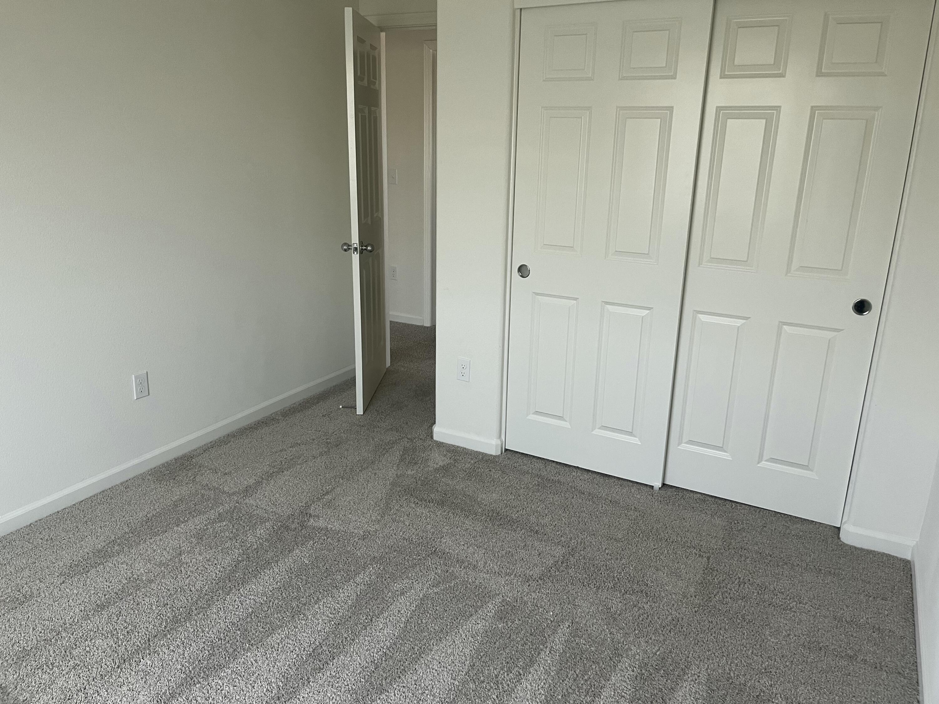 2227 S Crumal St, Visalia, CA 93292