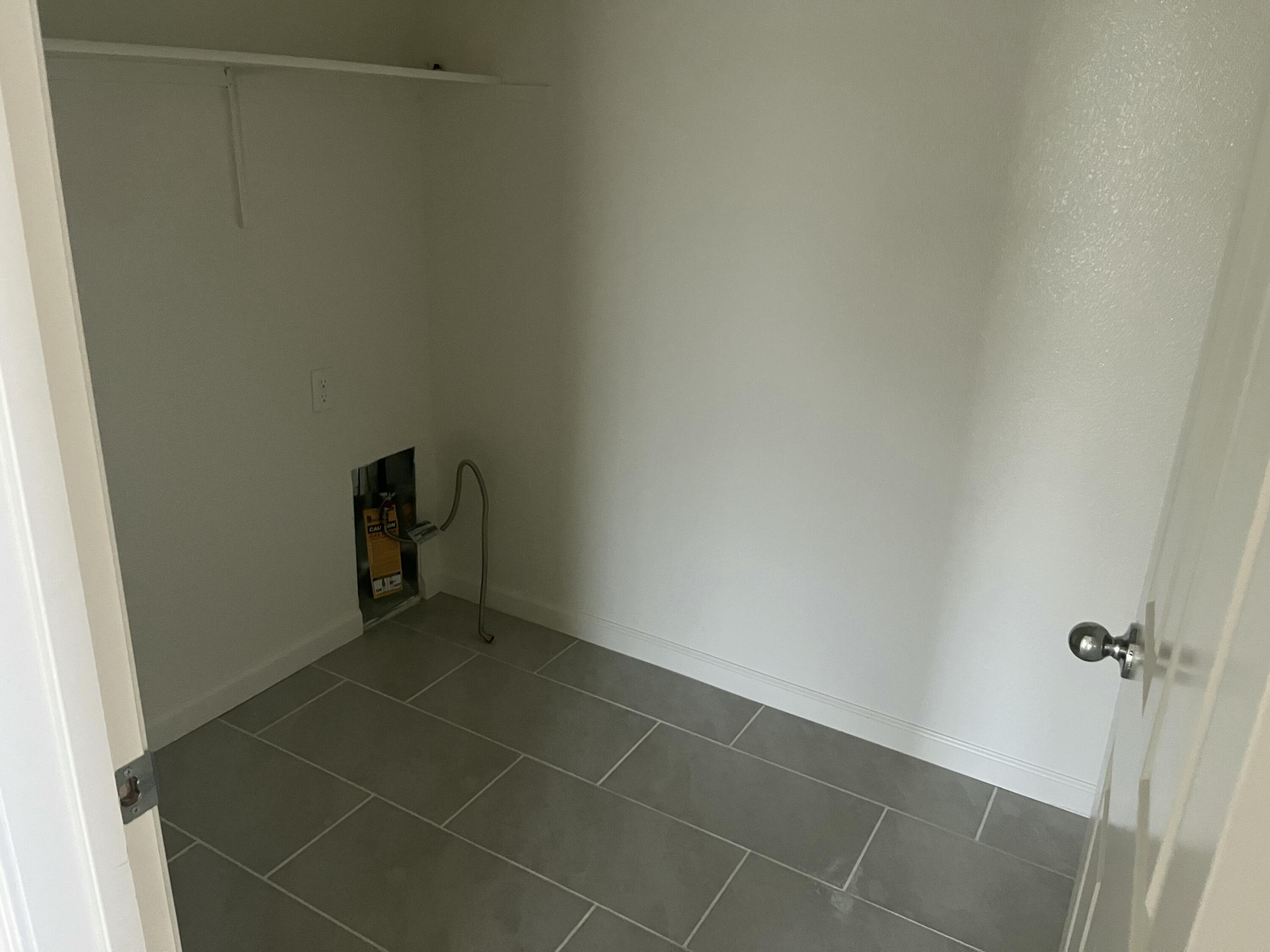 2227 S Crumal St, Visalia, CA 93292