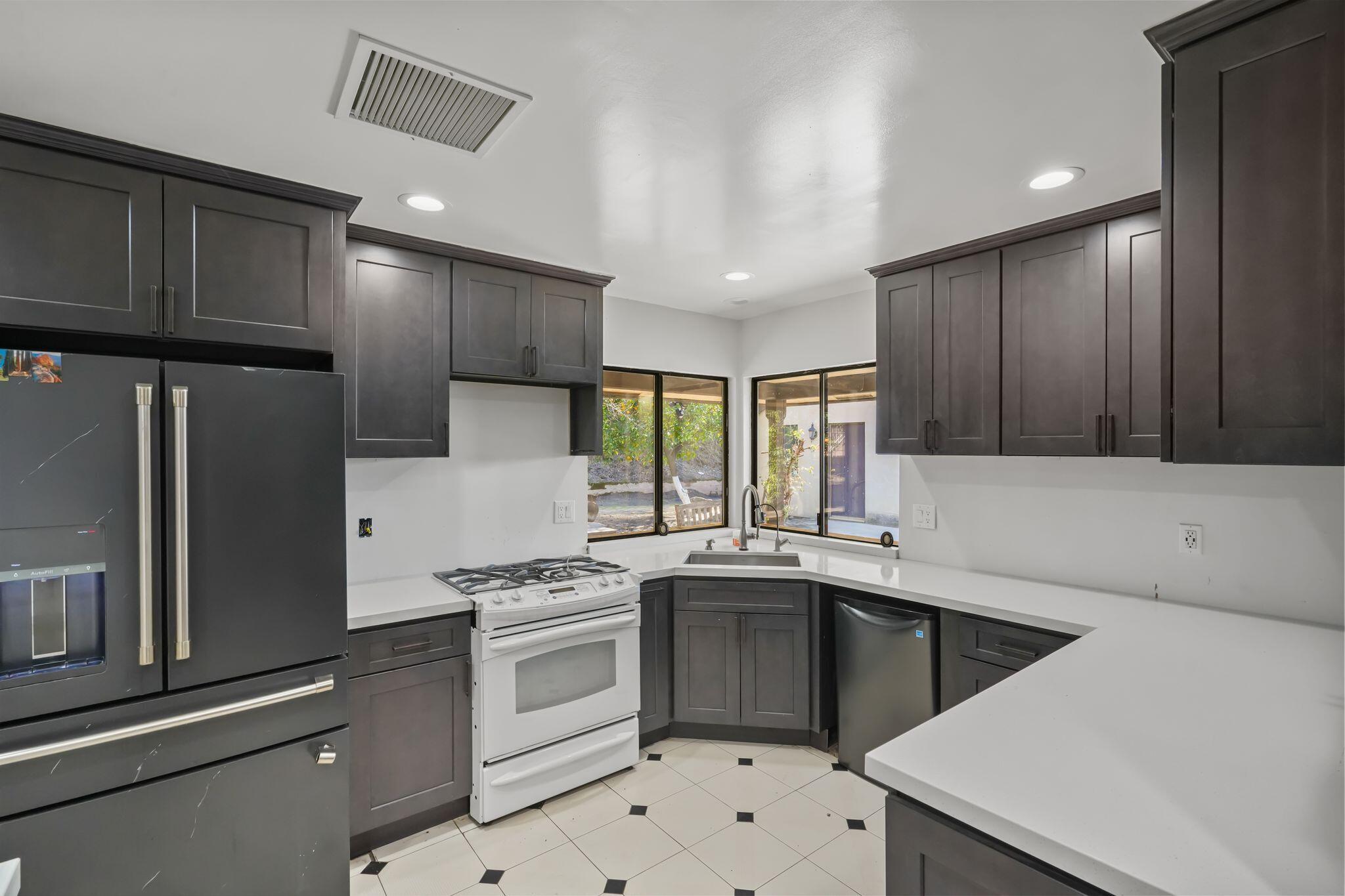 41591 Mynatt Dr, Three Rivers, CA 93271