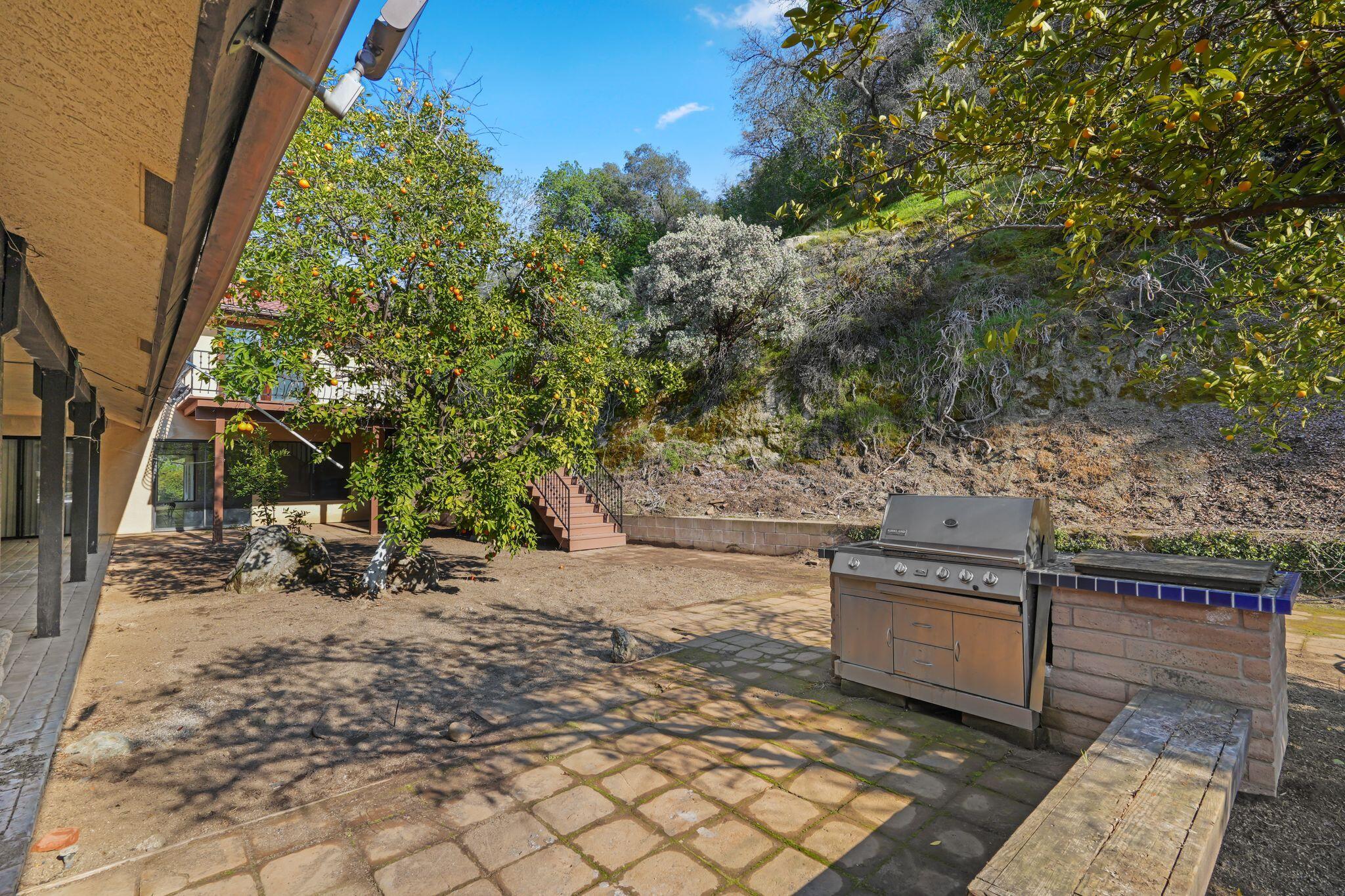 41591 Mynatt Dr, Three Rivers, CA 93271