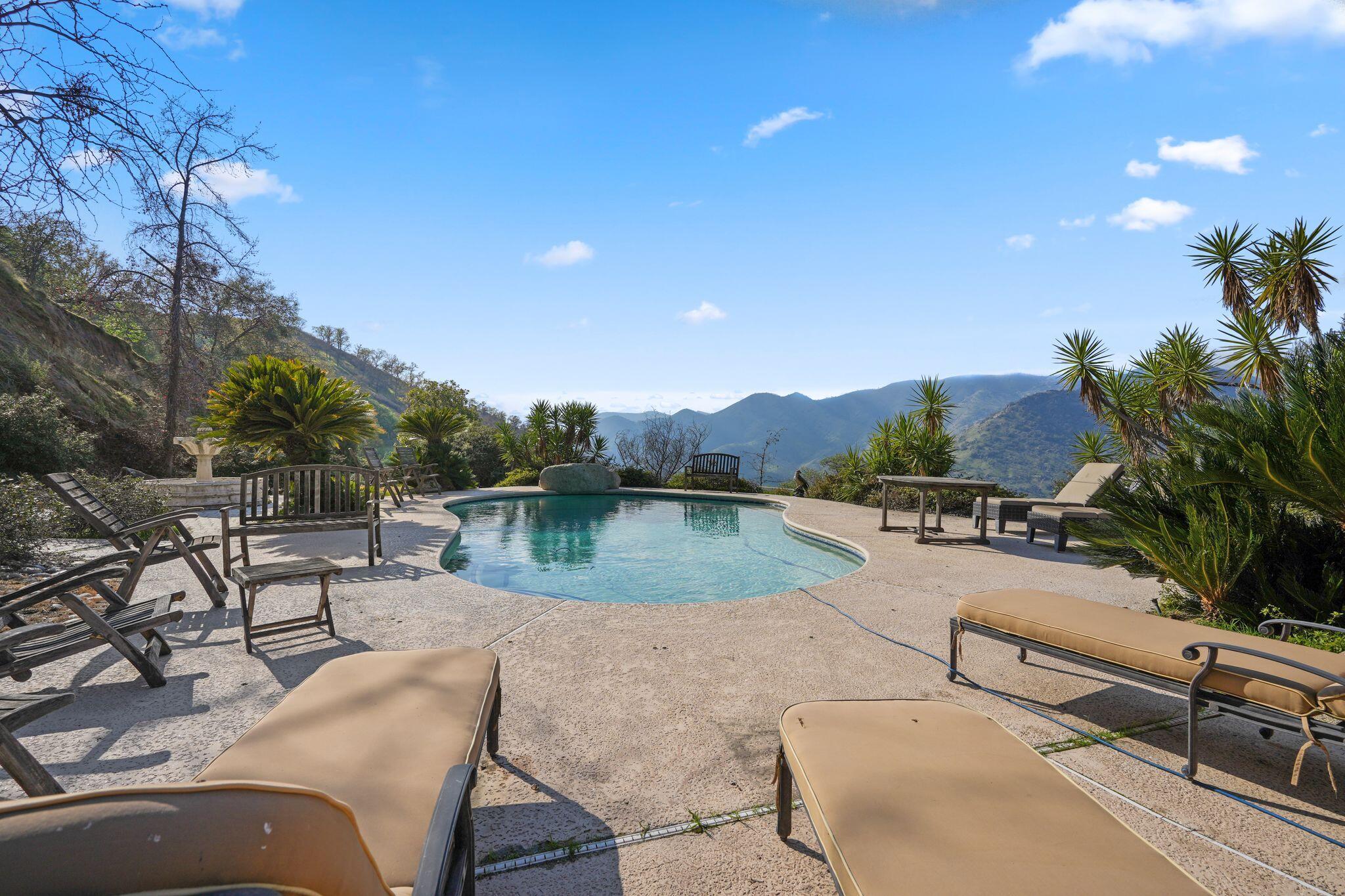 41591 Mynatt Dr, Three Rivers, CA 93271