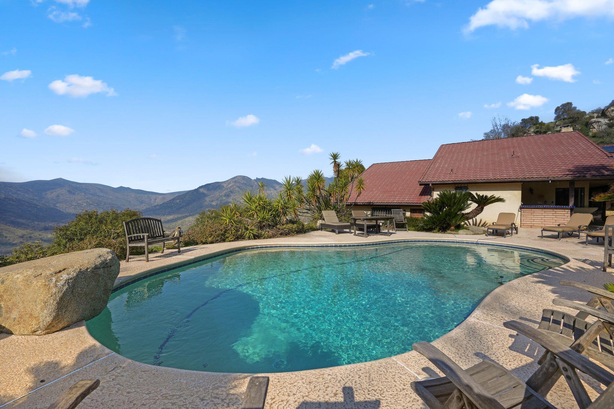 41591 Mynatt Dr, Three Rivers, CA 93271