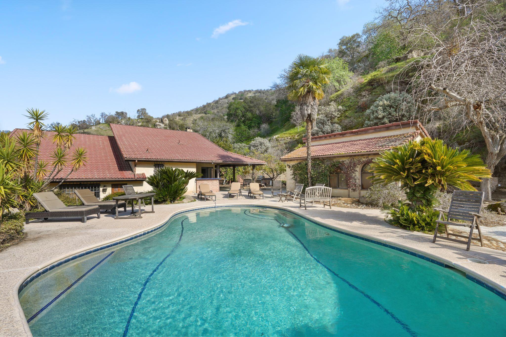 41591 Mynatt Dr, Three Rivers, CA 93271