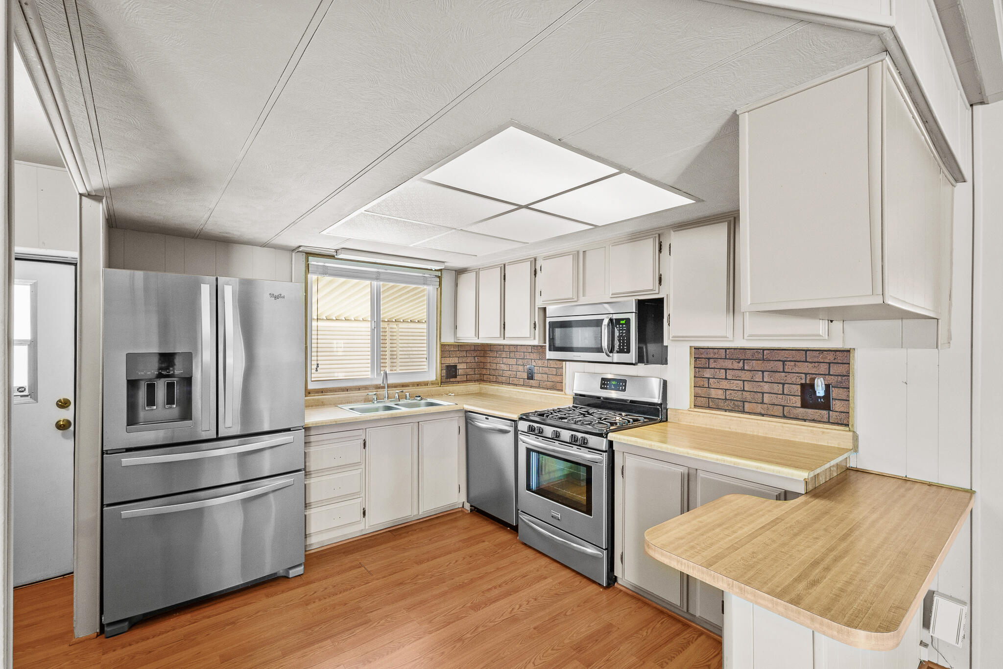 2627 W Midvalley Ave ##104, Visalia, CA 93277