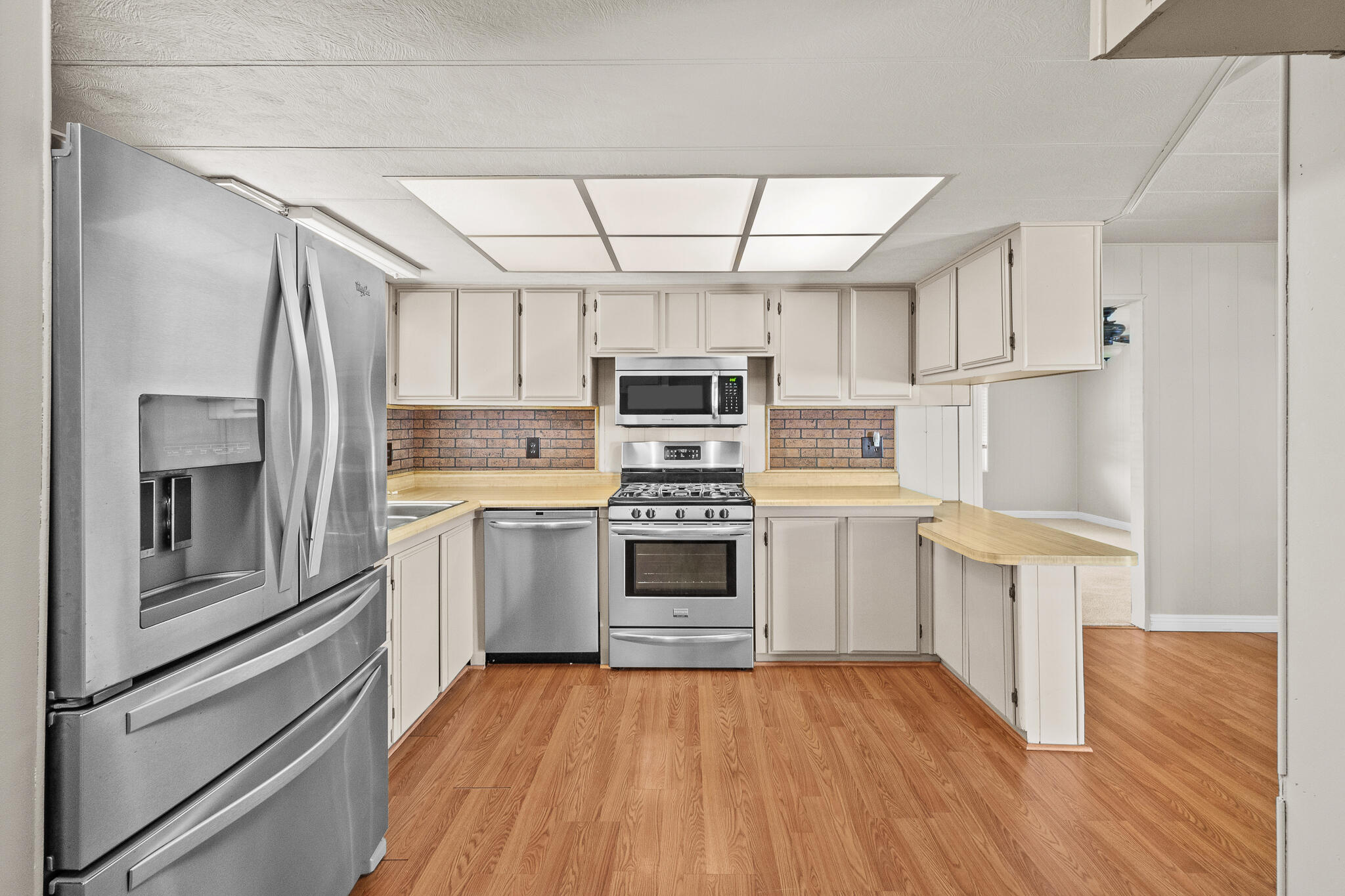 2627 W Midvalley Ave ##104, Visalia, CA 93277