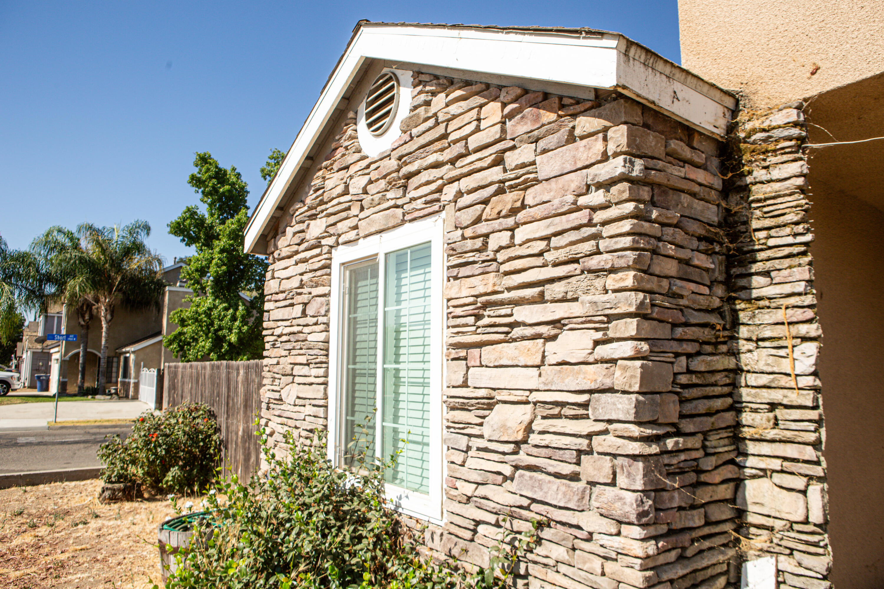 795 N Milner St, Tulare, CA 93274