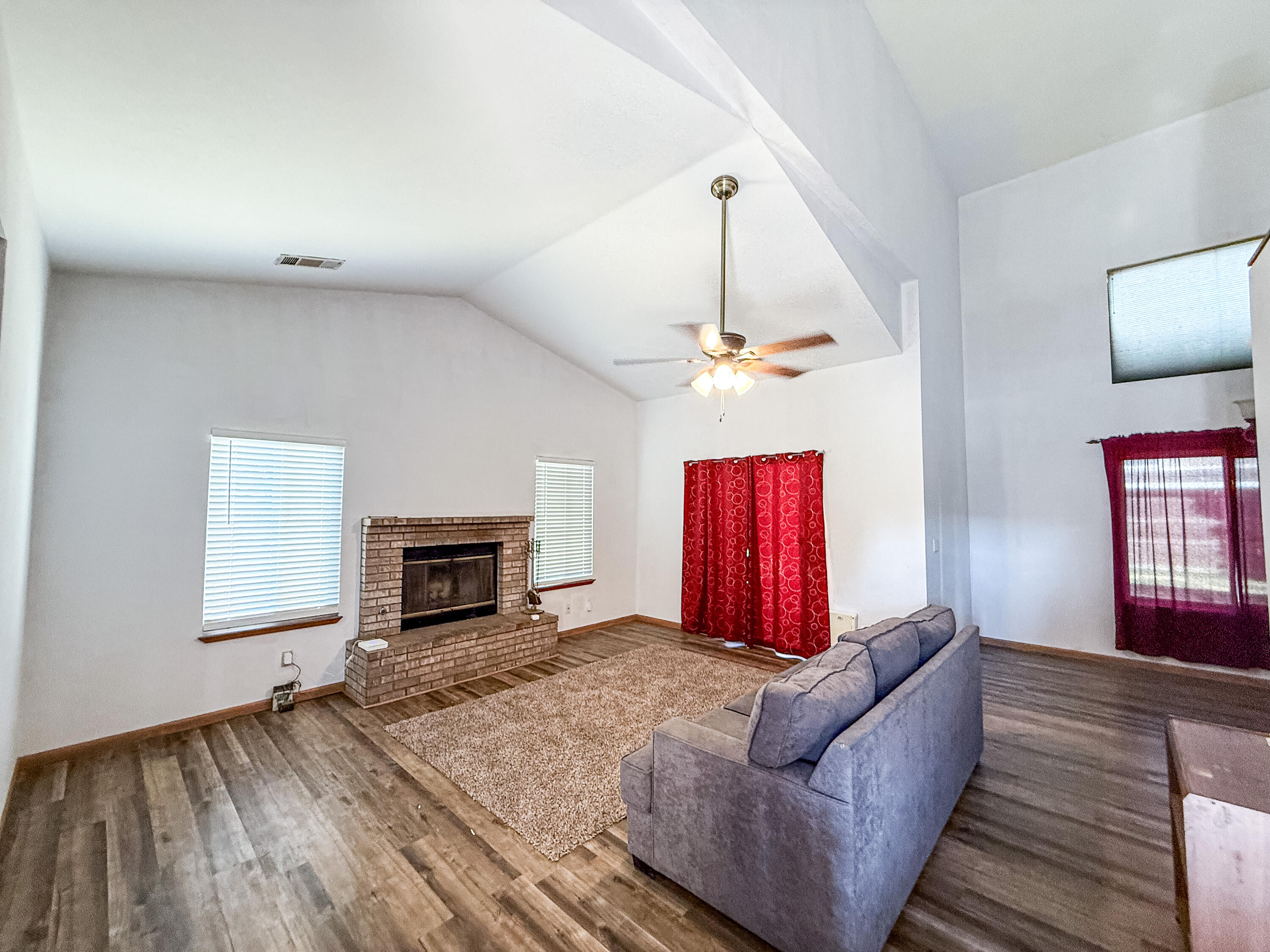 795 N Milner St, Tulare, CA 93274