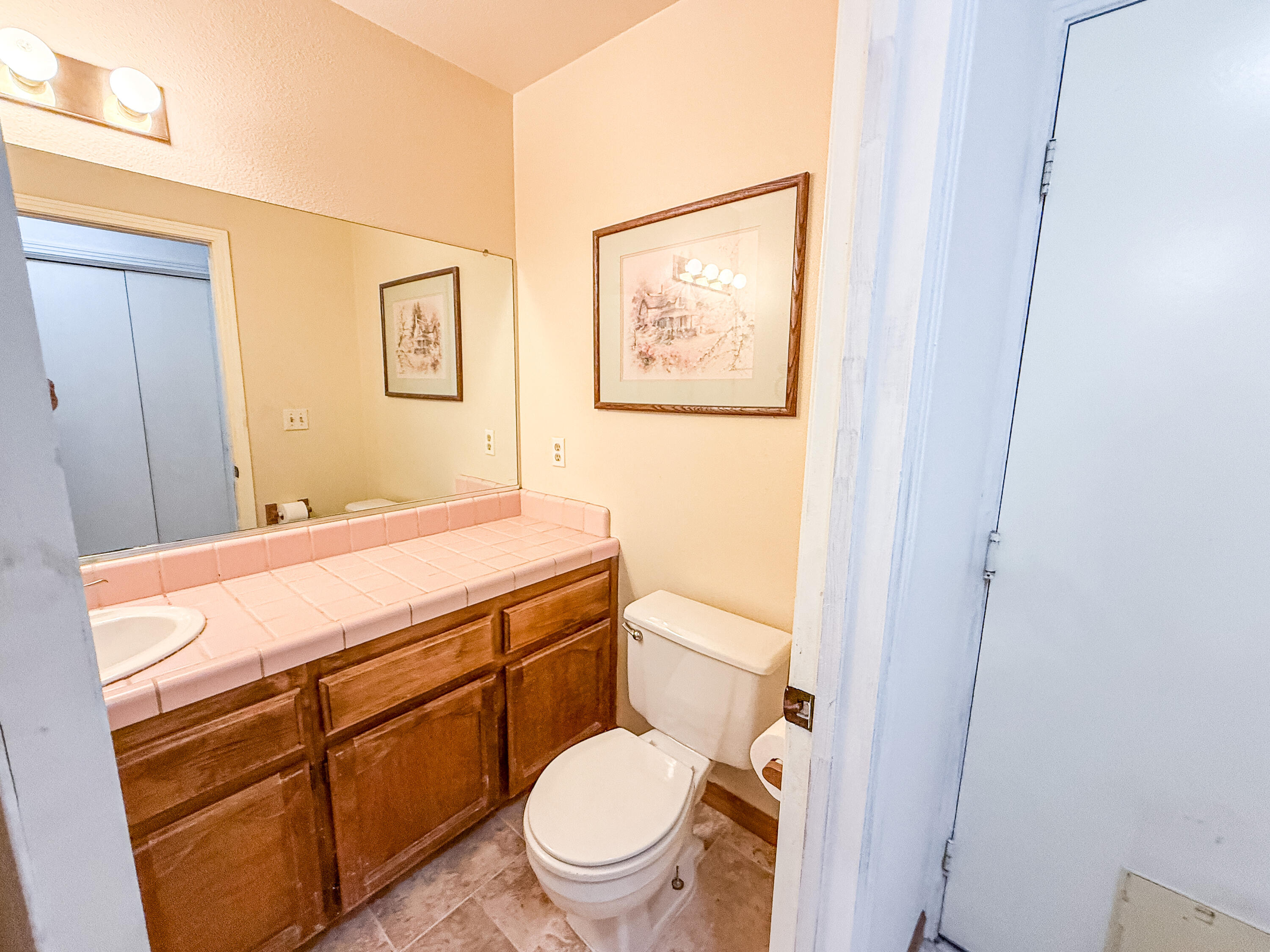 795 N Milner St, Tulare, CA 93274