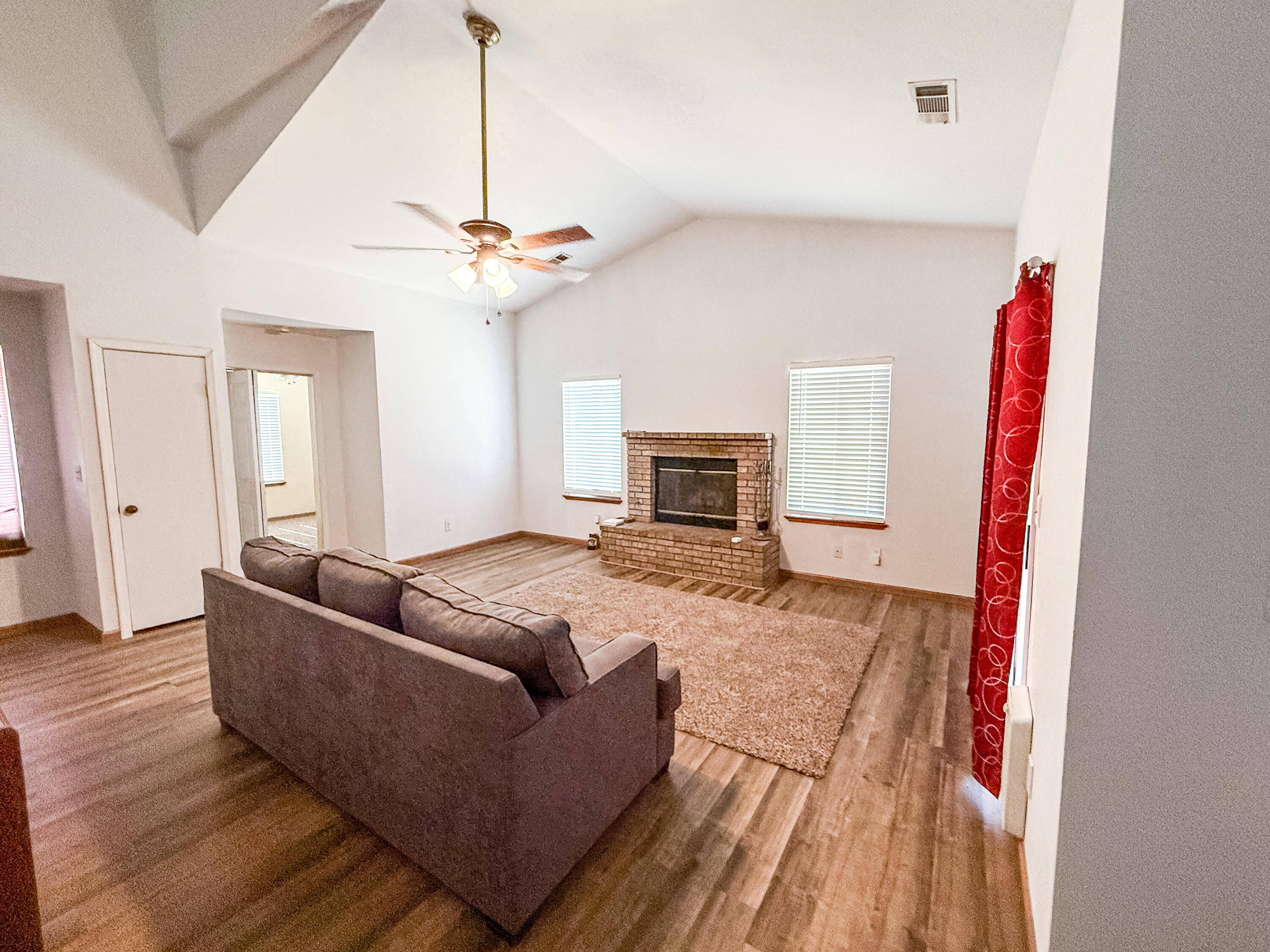 795 N Milner St, Tulare, CA 93274