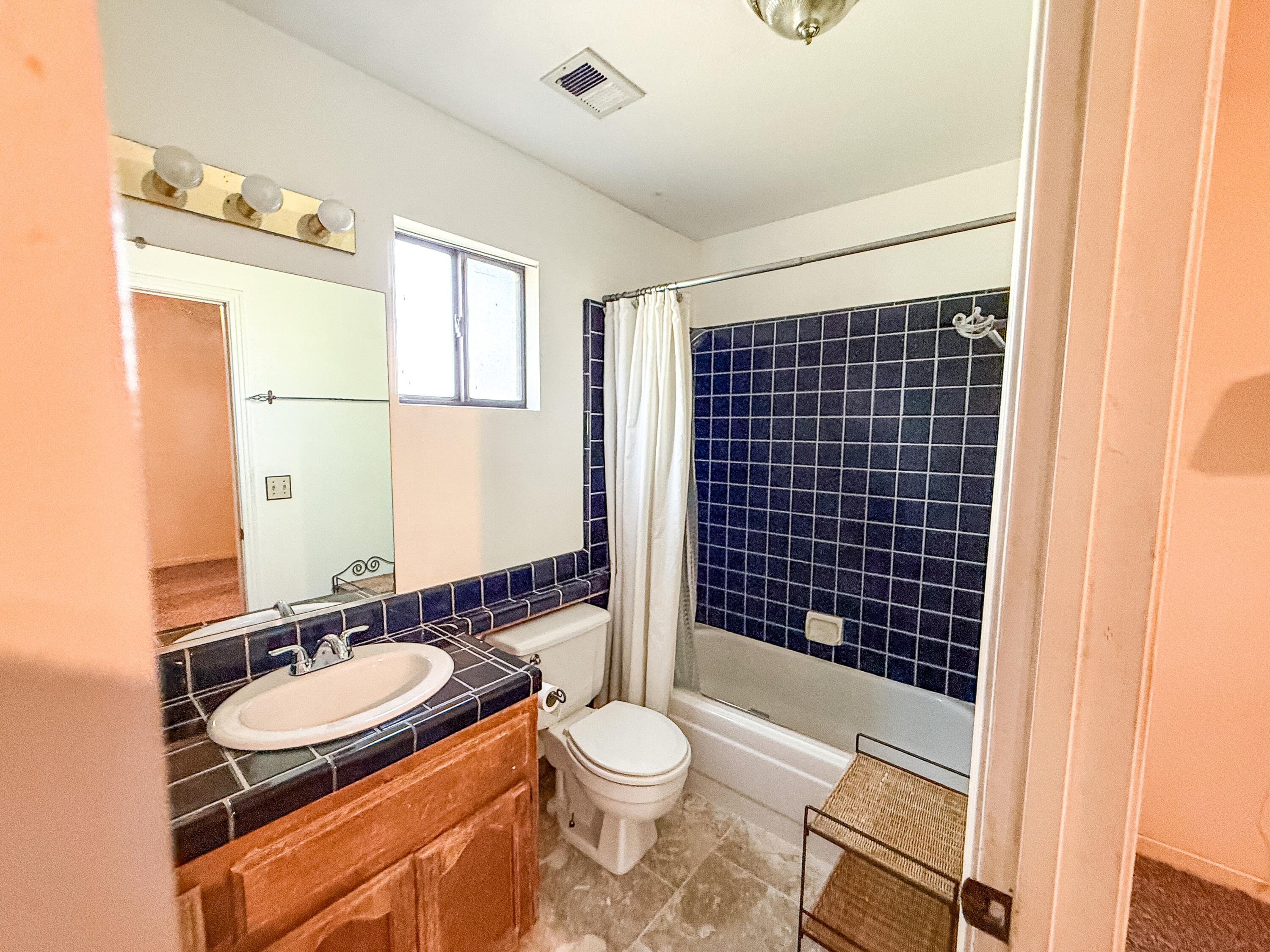 795 N Milner St, Tulare, CA 93274