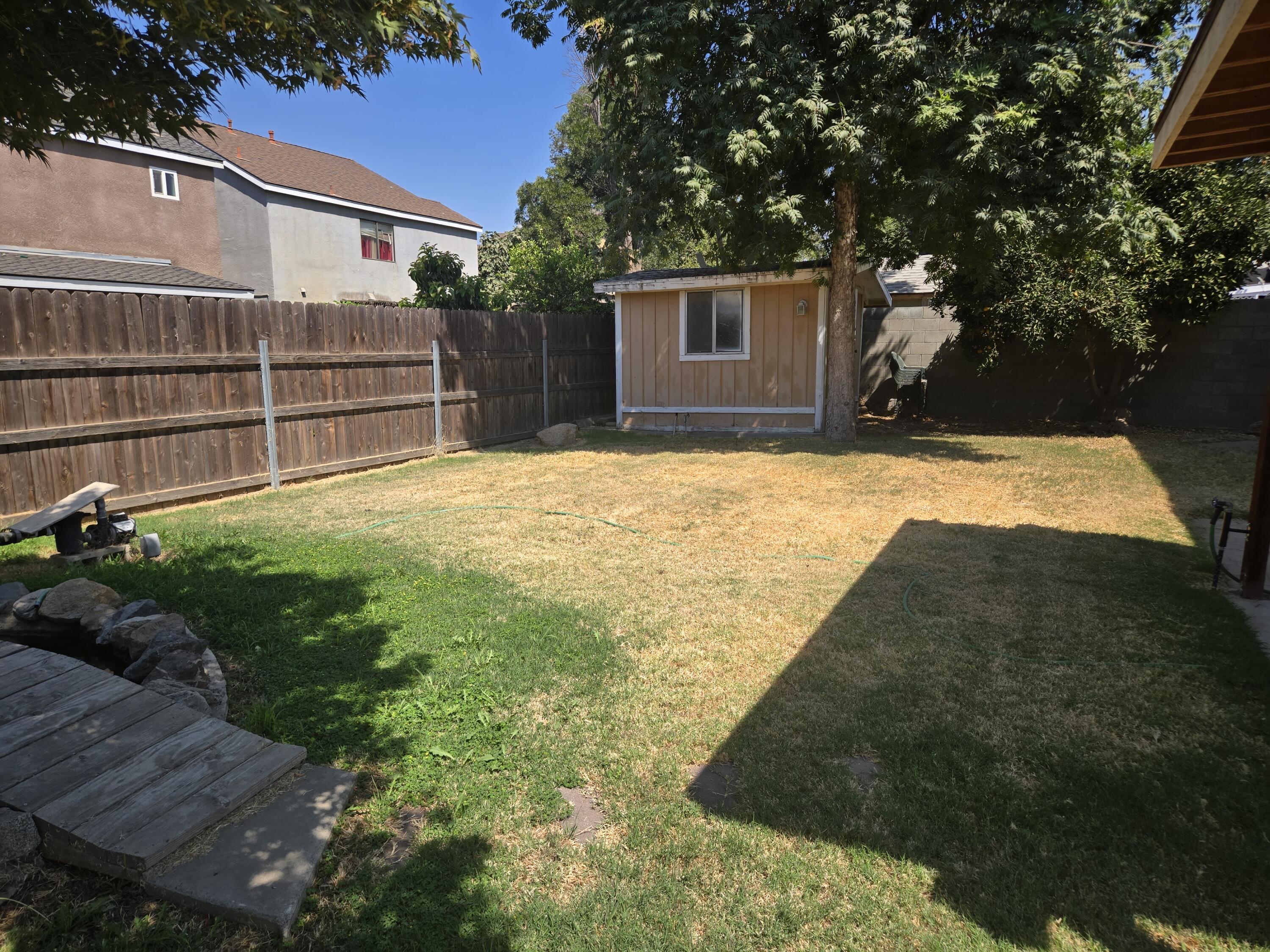 795 N Milner St, Tulare, CA 93274