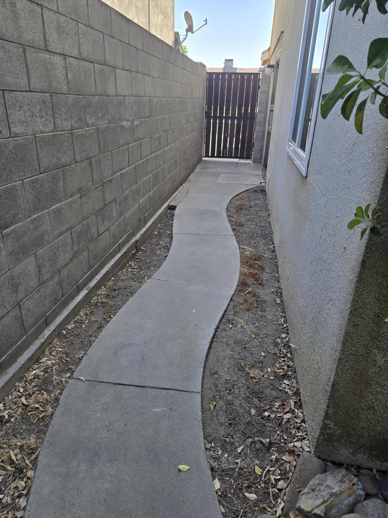 795 N Milner St, Tulare, CA 93274