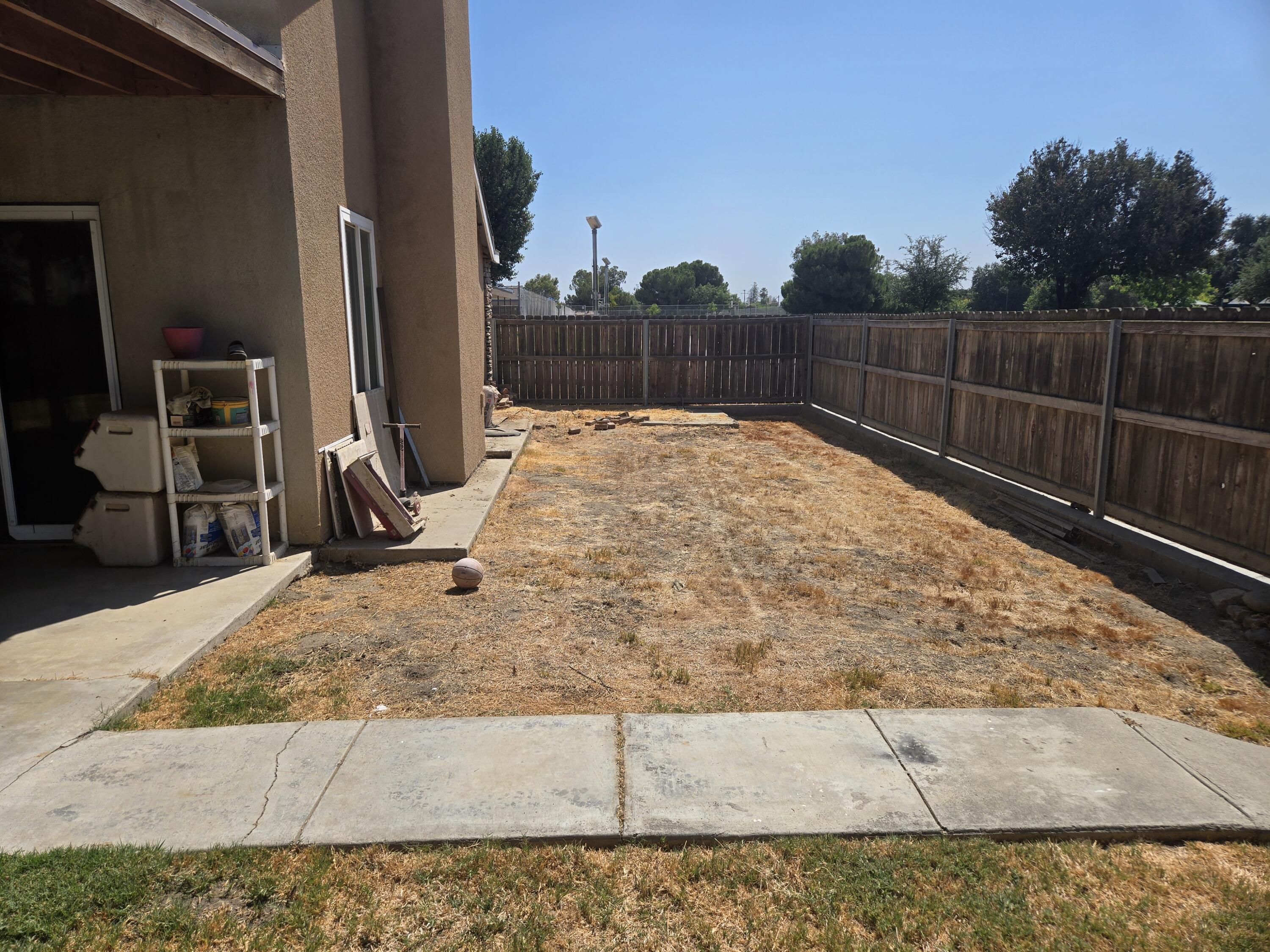 795 N Milner St, Tulare, CA 93274