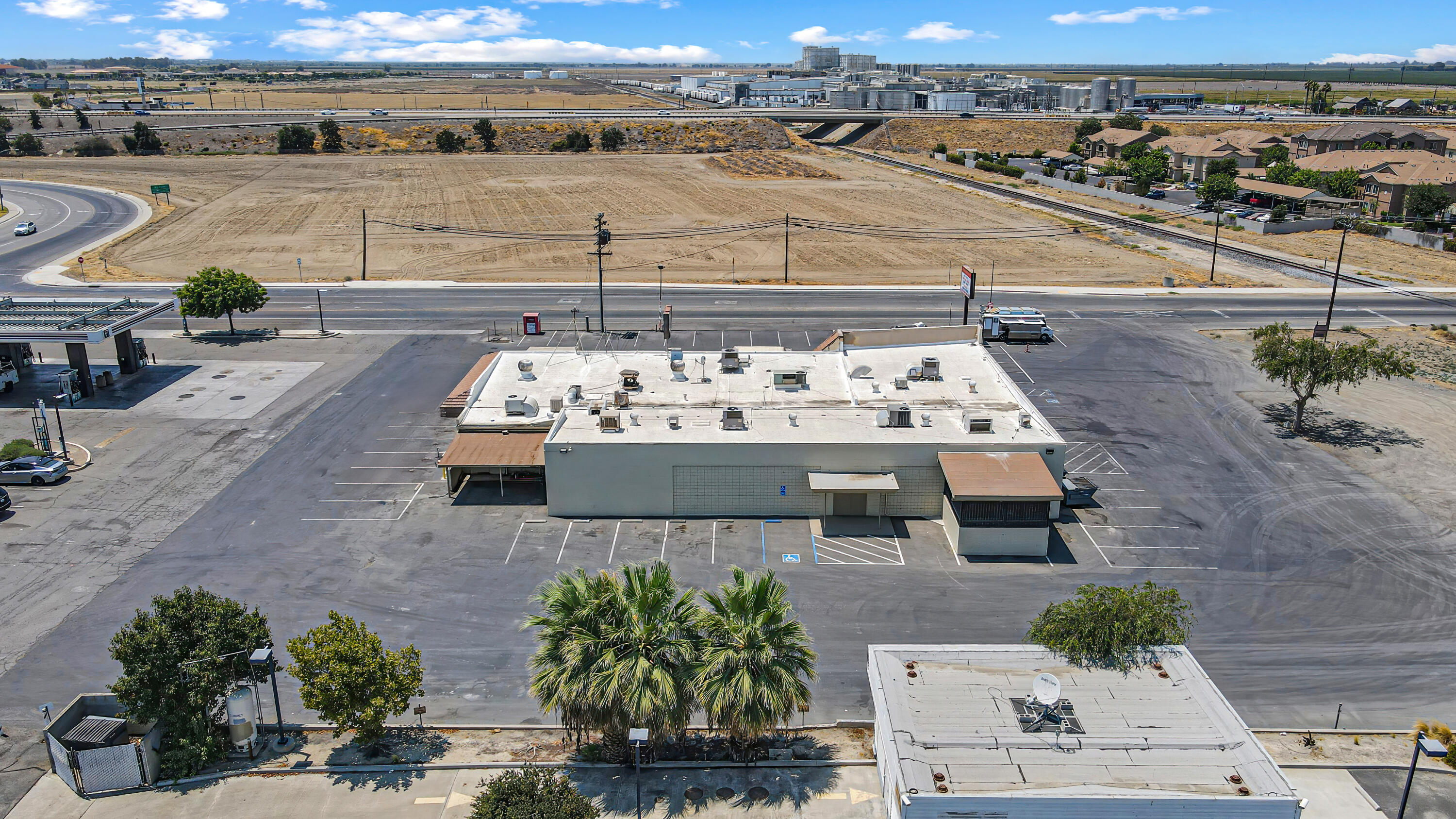 44 N 19 1/2 Ave, Lemoore, CA 93245