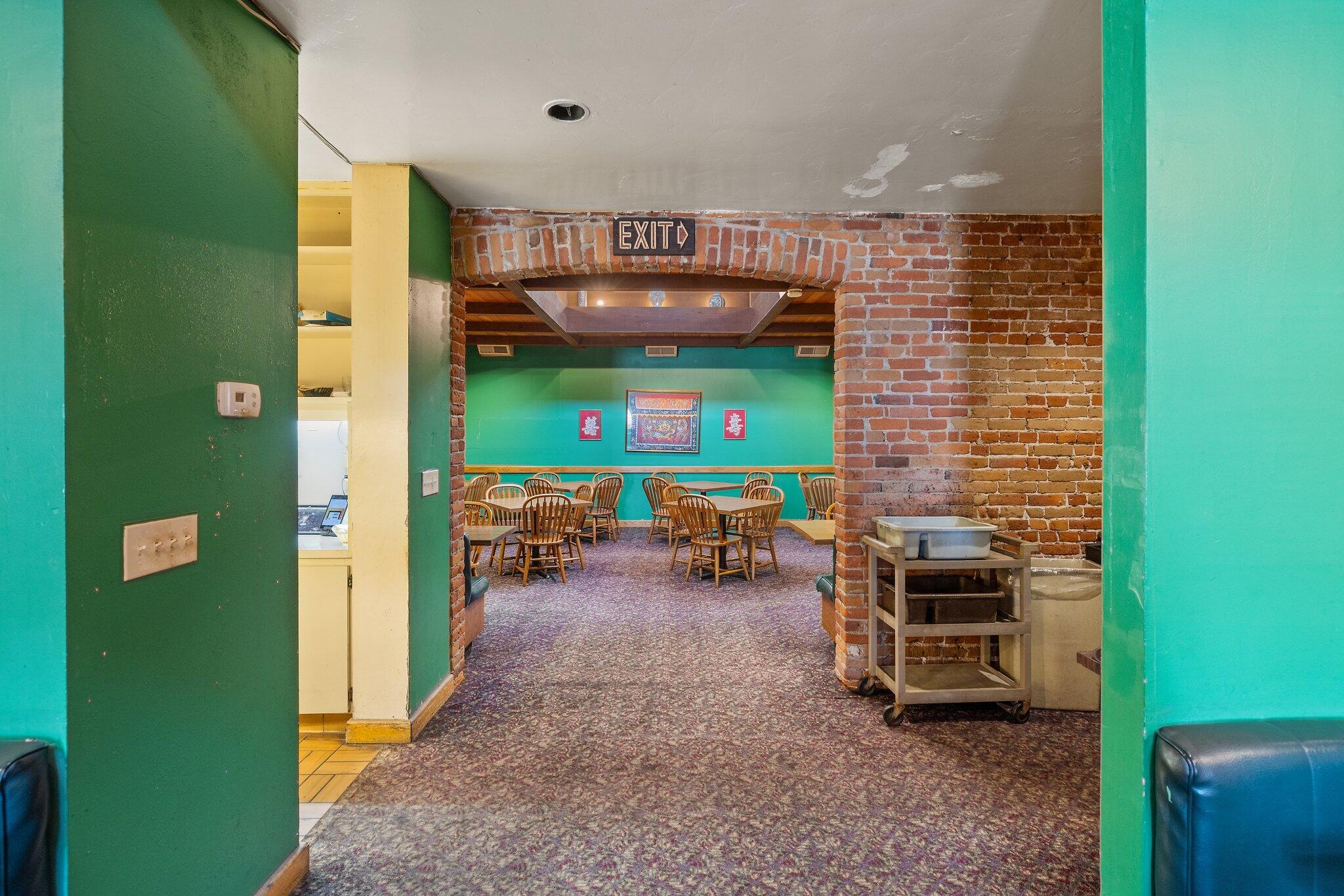 417 E Center Ave, Visalia, CA 93291