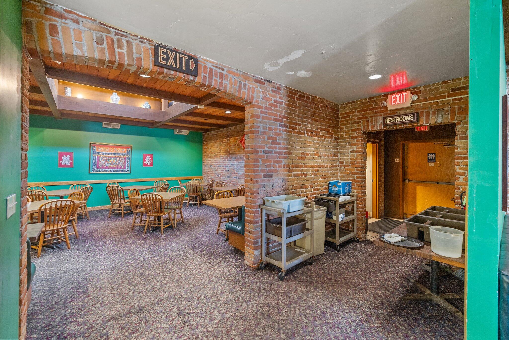 417 E Center Ave, Visalia, CA 93291