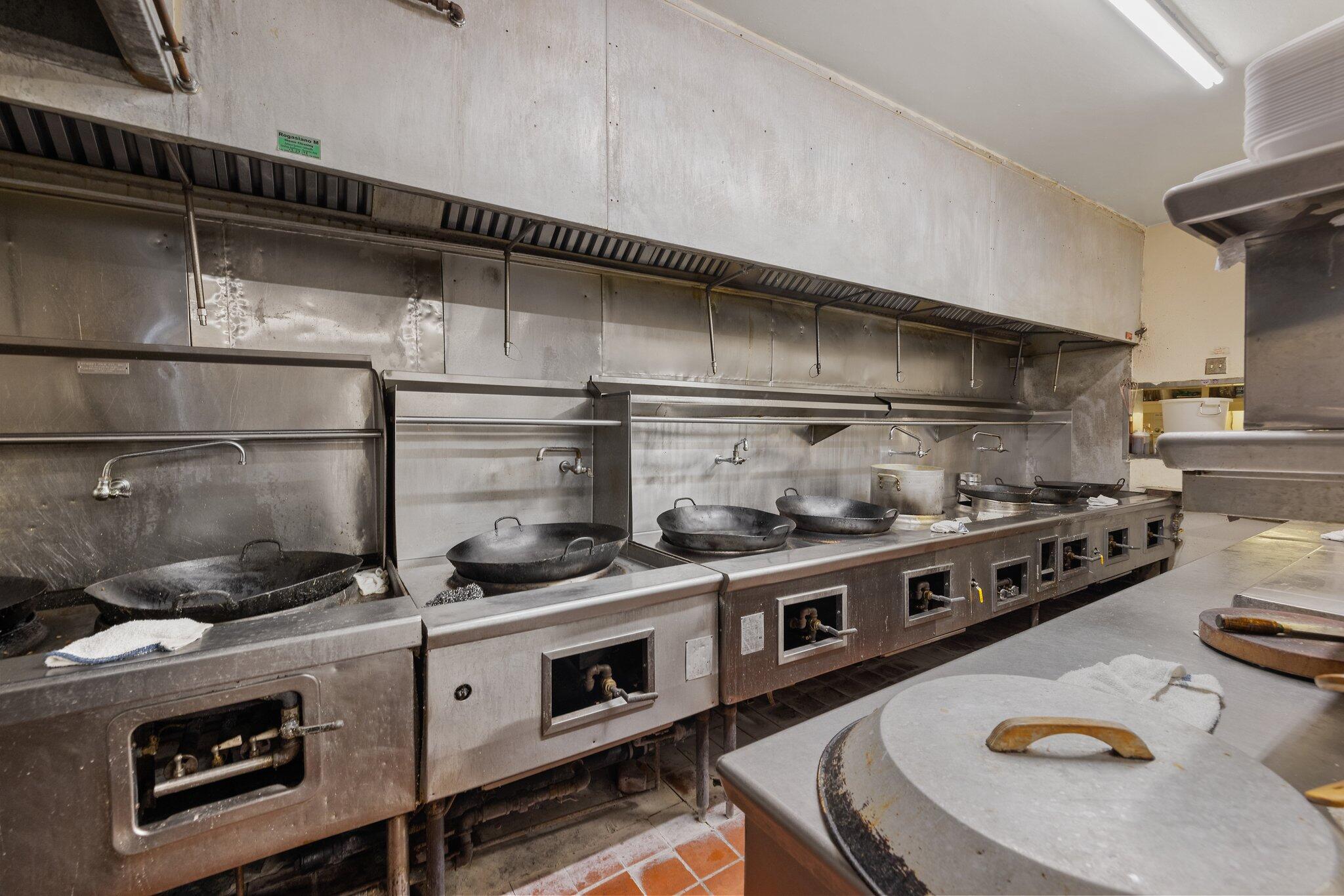 417 E Center Ave, Visalia, CA 93291